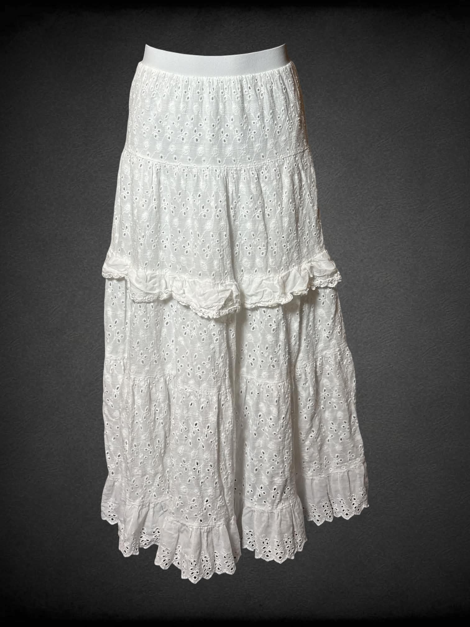 S Lovito white layered dress, with floral embroidered design – Witch Bitch Thrift