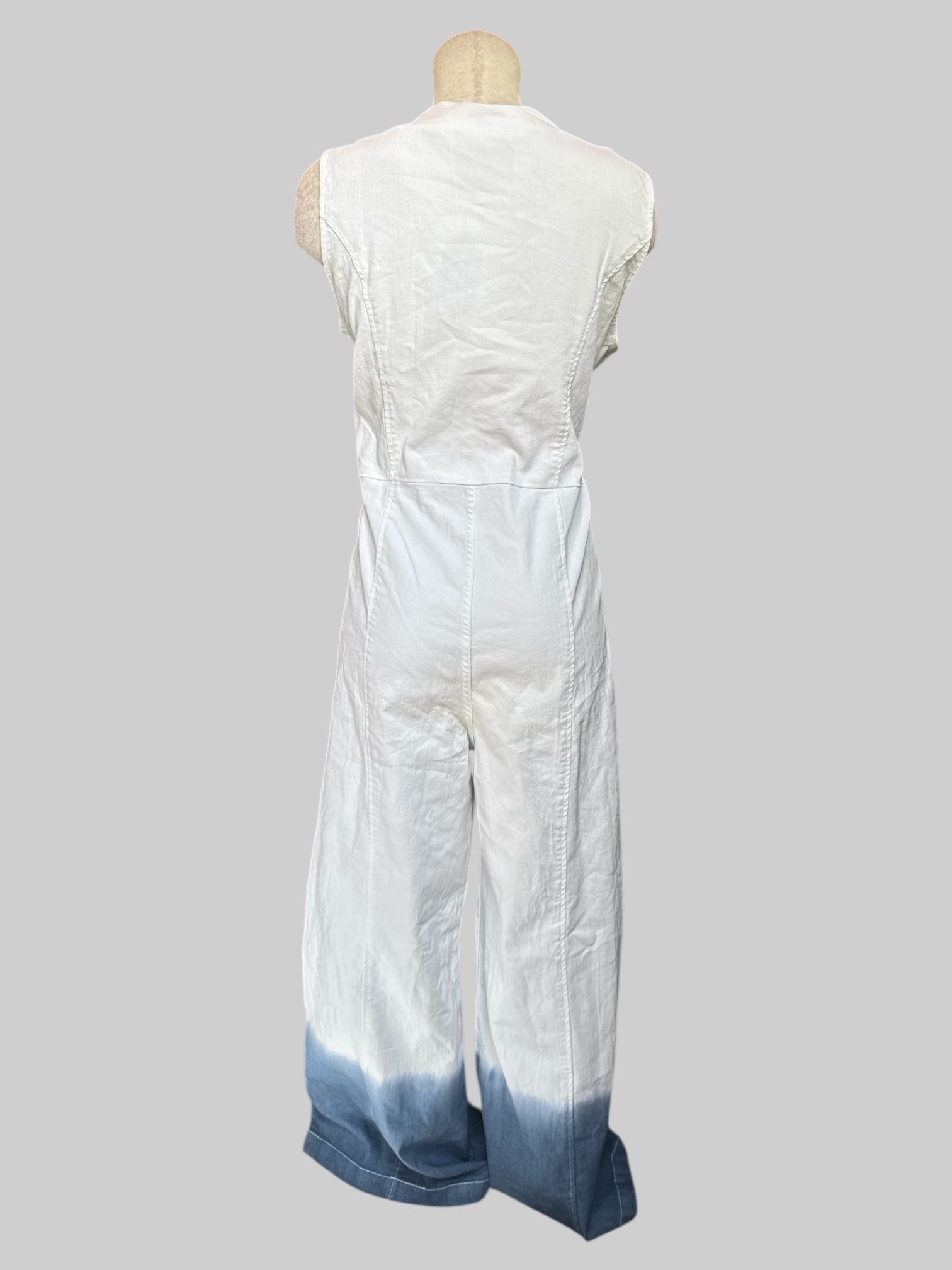 XL NWT White jumpsuit with blue pant bottoms and zipper in front