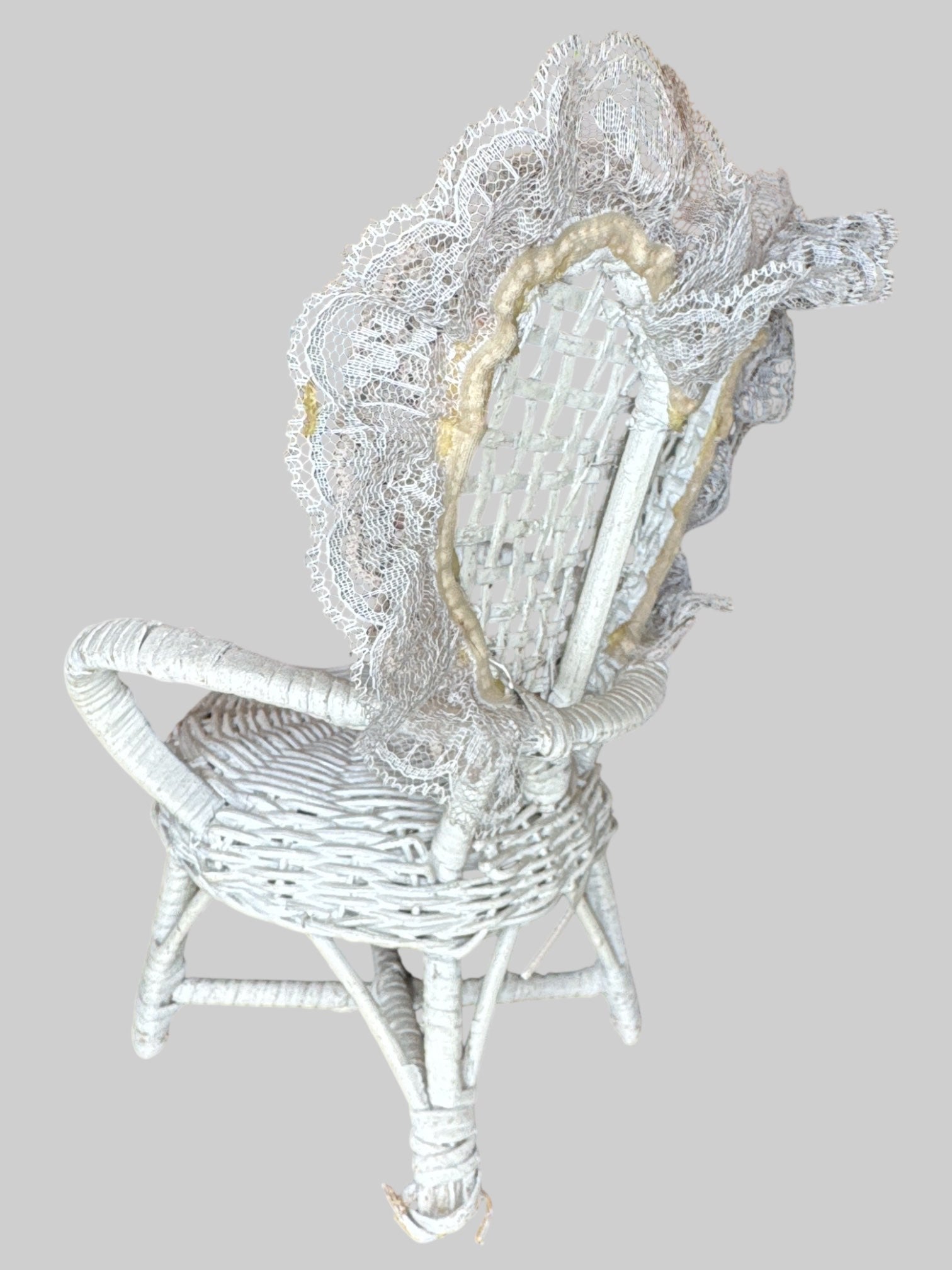 Vintage white wicker heart chair