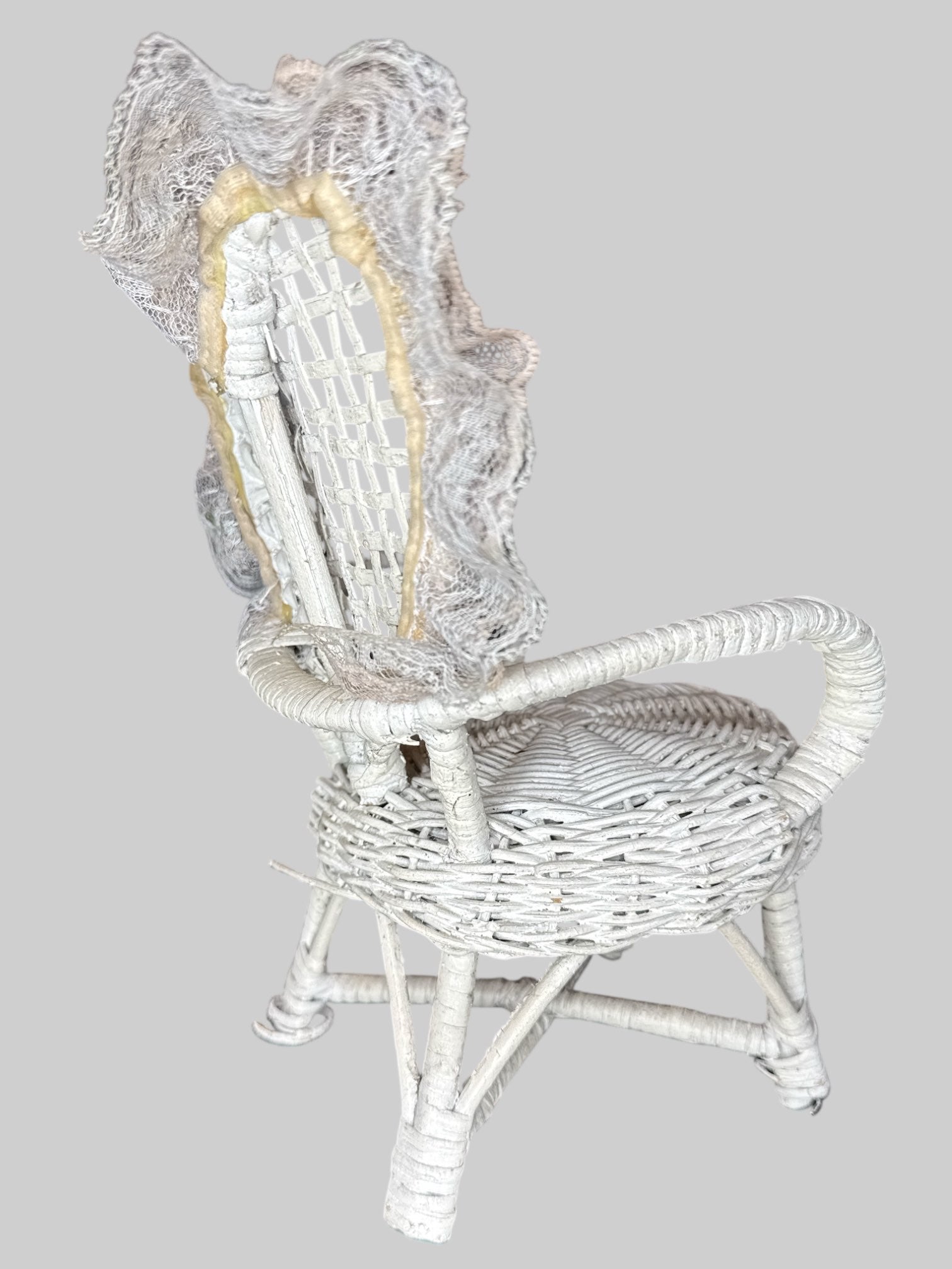 Vintage white wicker heart chair
