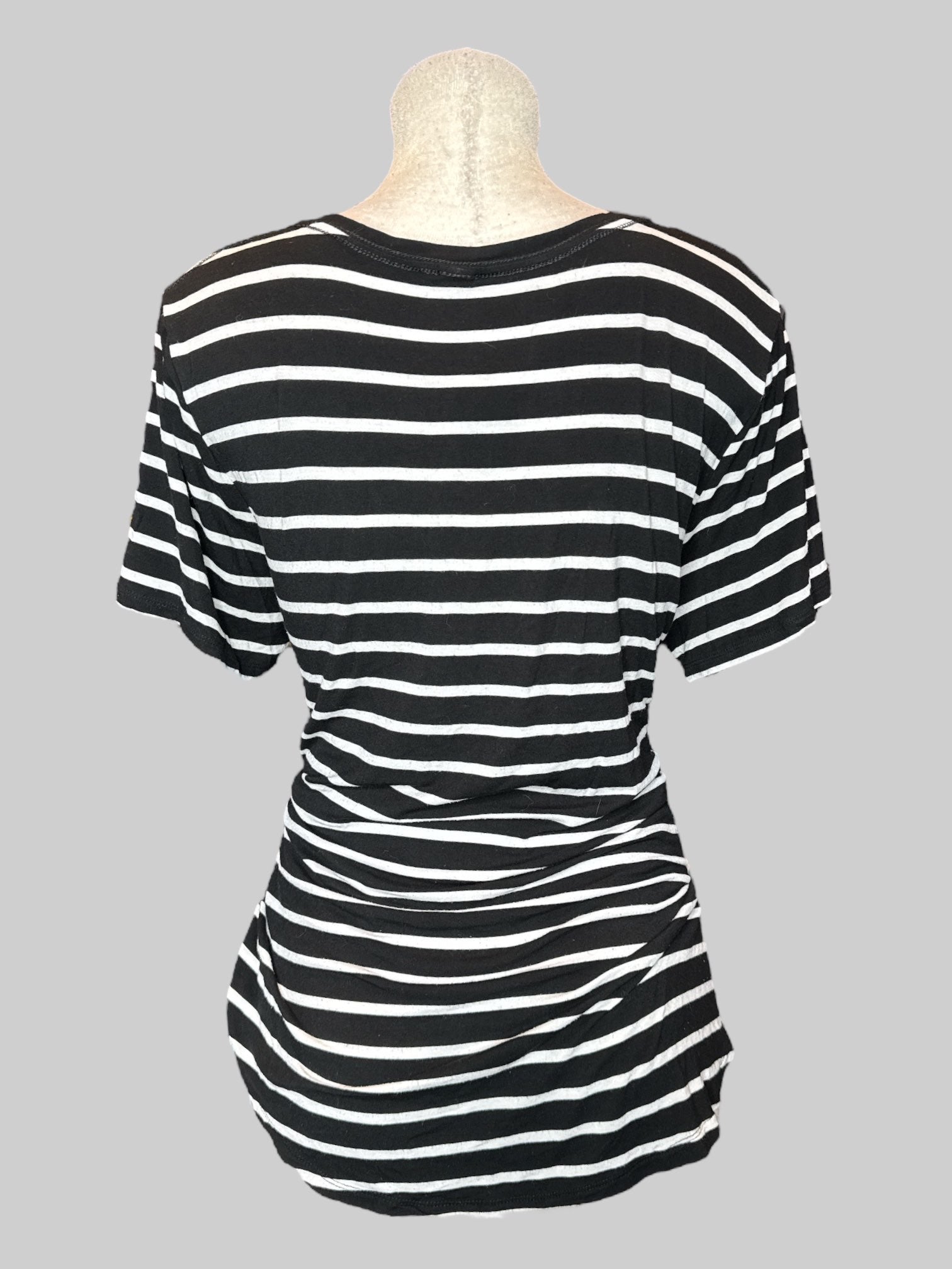 2X Black and white striped V-neck top