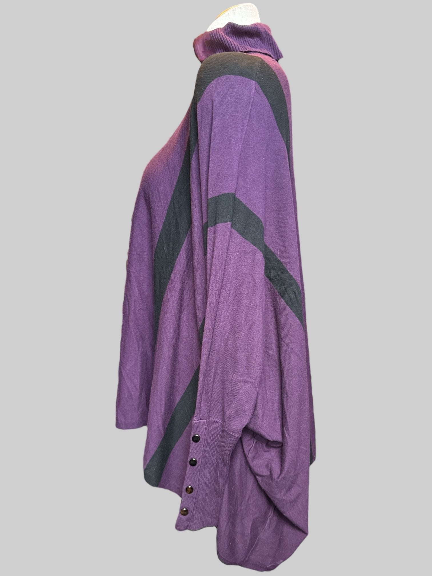 3X Flowy purple and black striped turtleneck