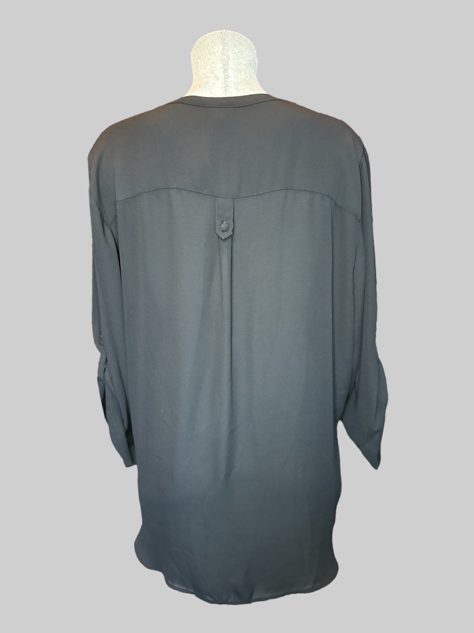 4X Torrid black flowy top