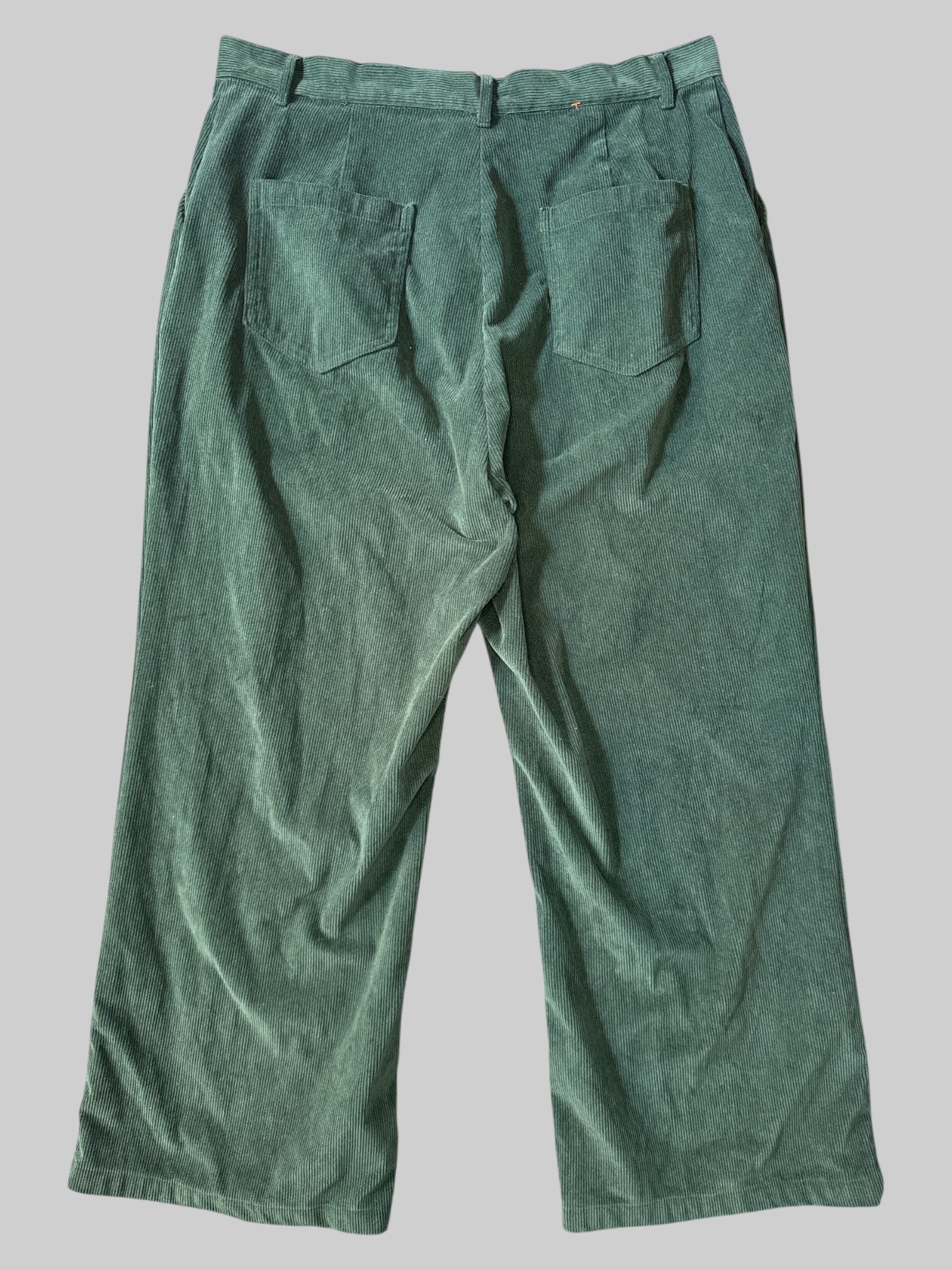 XL Dark green corduroy pants with belt loops, and pockets