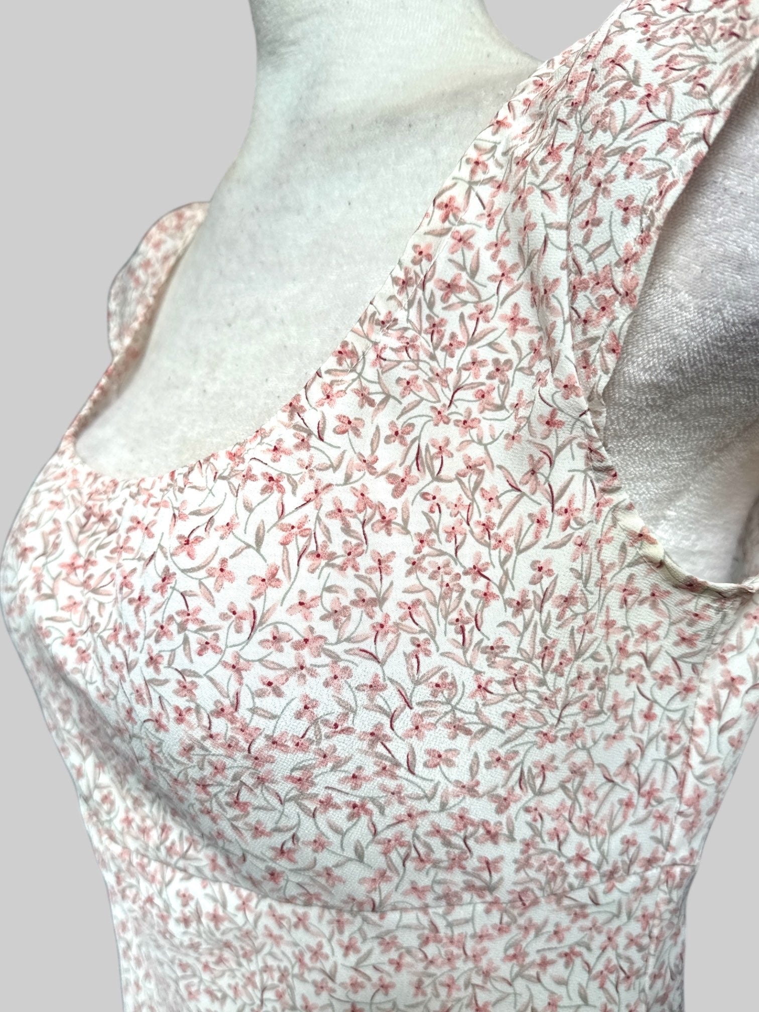 M Beautiful vintage cream dress with pink and green florals