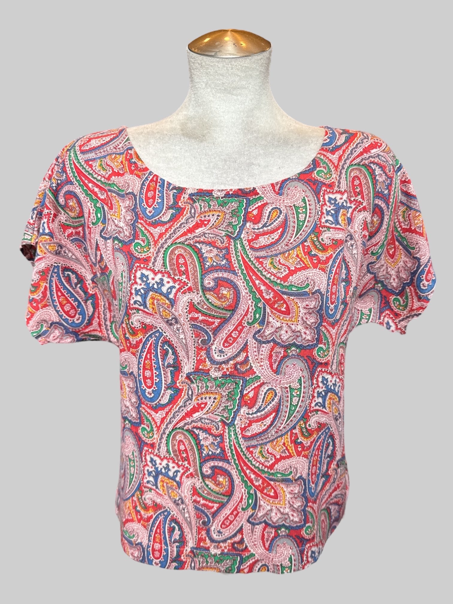 L Vintage funky red top with multicolor Paisley designs