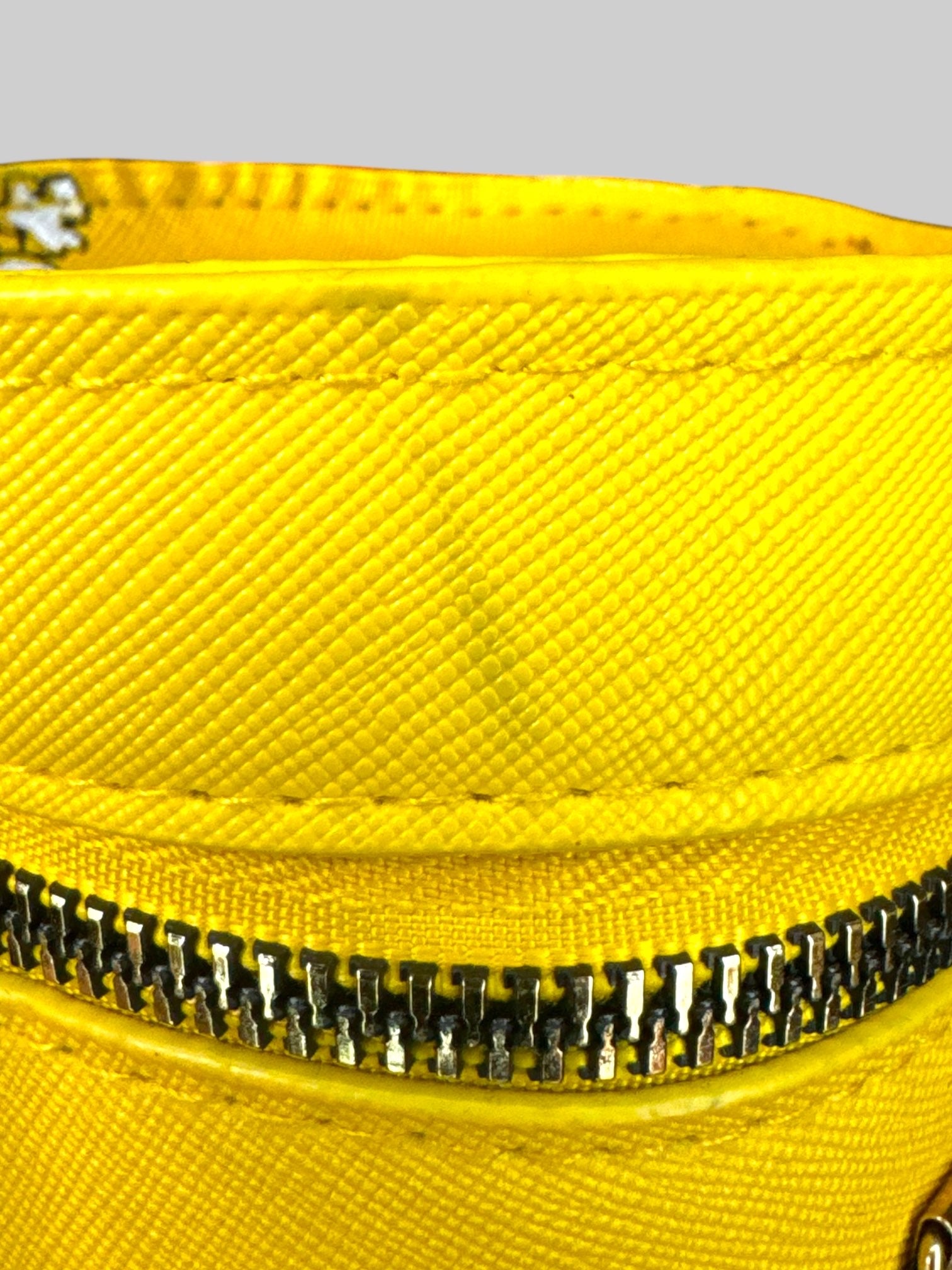 Yellow realistic popcorn bucket purse with detachable chain