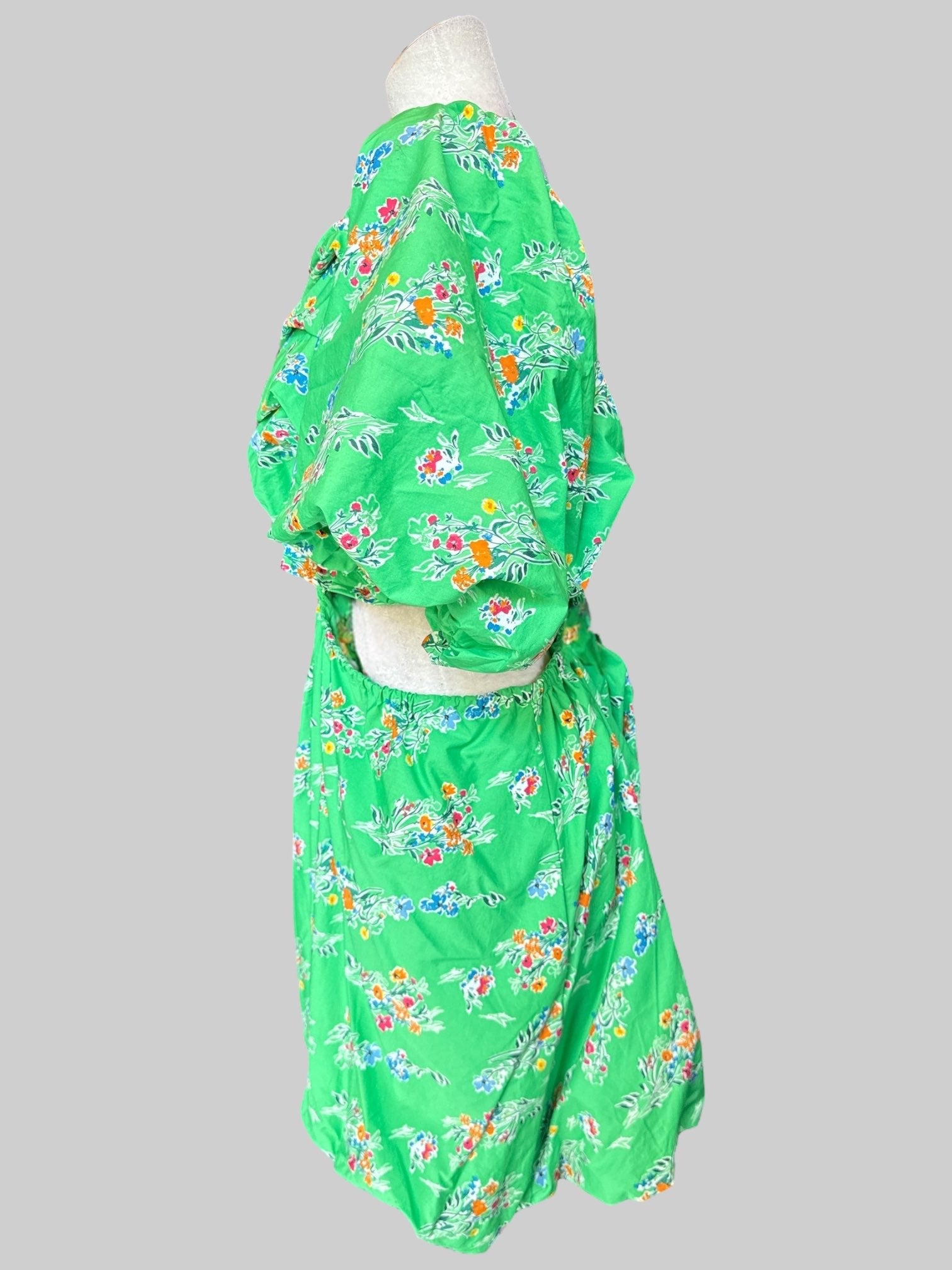 2X NWT Green dress with multicolor florals, side cut outs, shirred back, draping on chest, and balloon sleeves