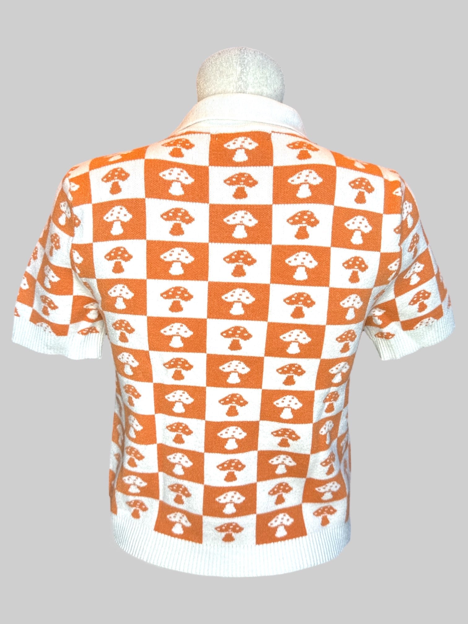 L Orange and white checkered mushroom pattern short sleeve sweater top
