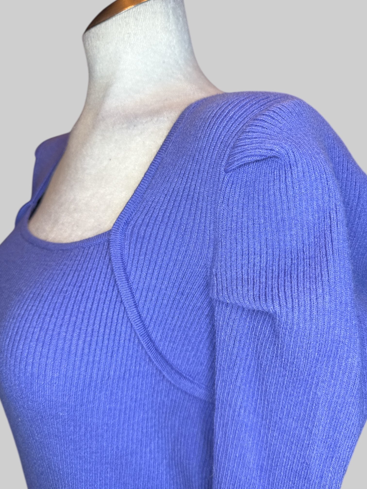L Purple ribbed sweater top with puff sleeves