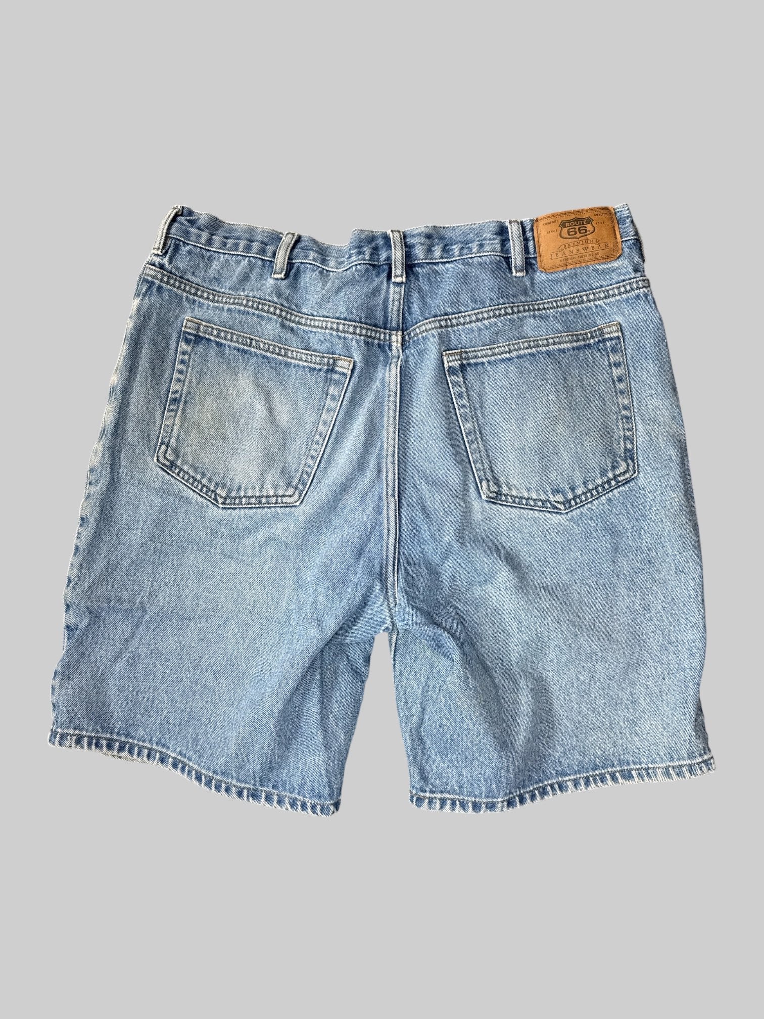 XL Vintage denim shorts with pockets, and belt loops