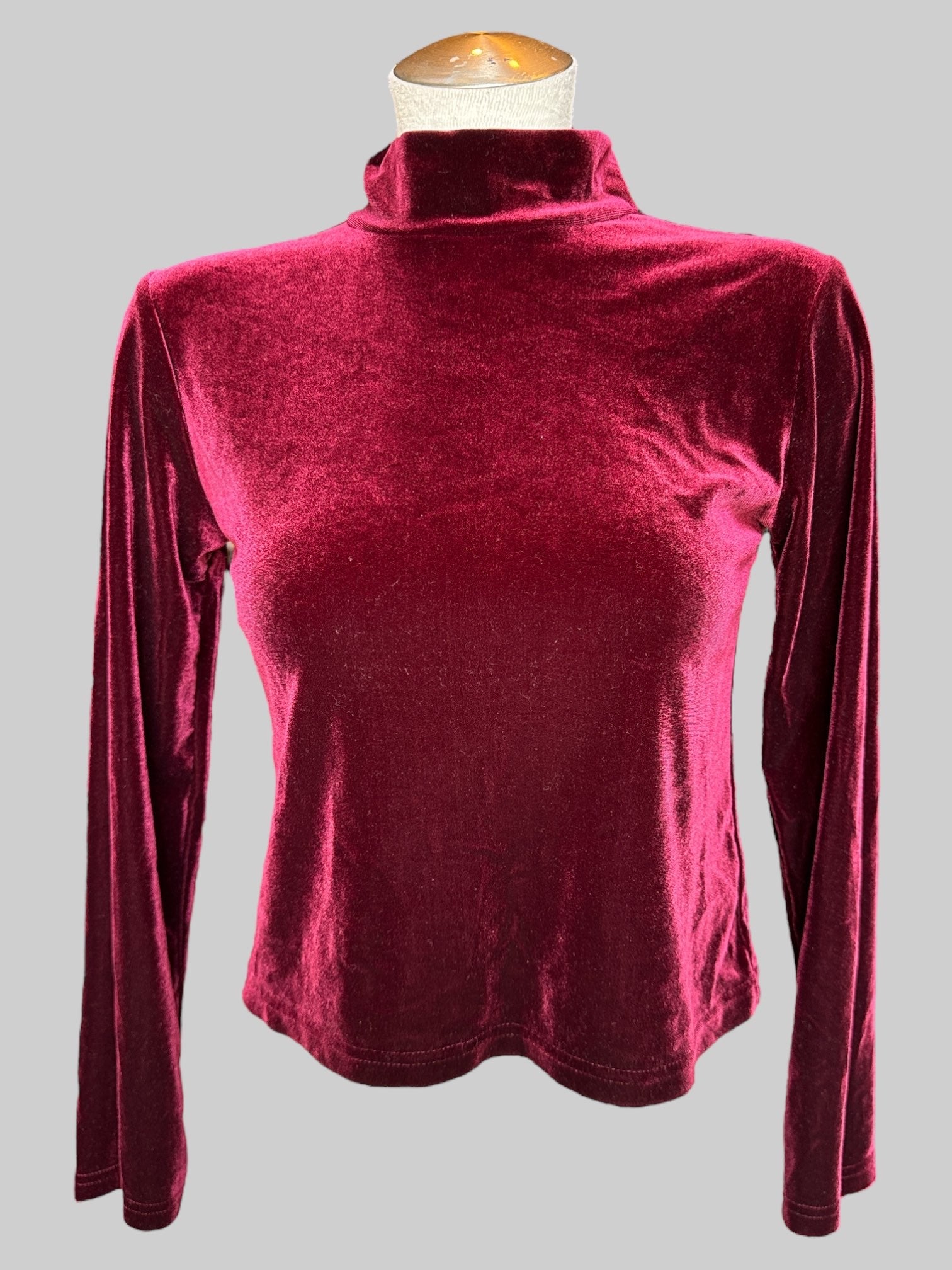 M Vintage maroon velvet turtleneck