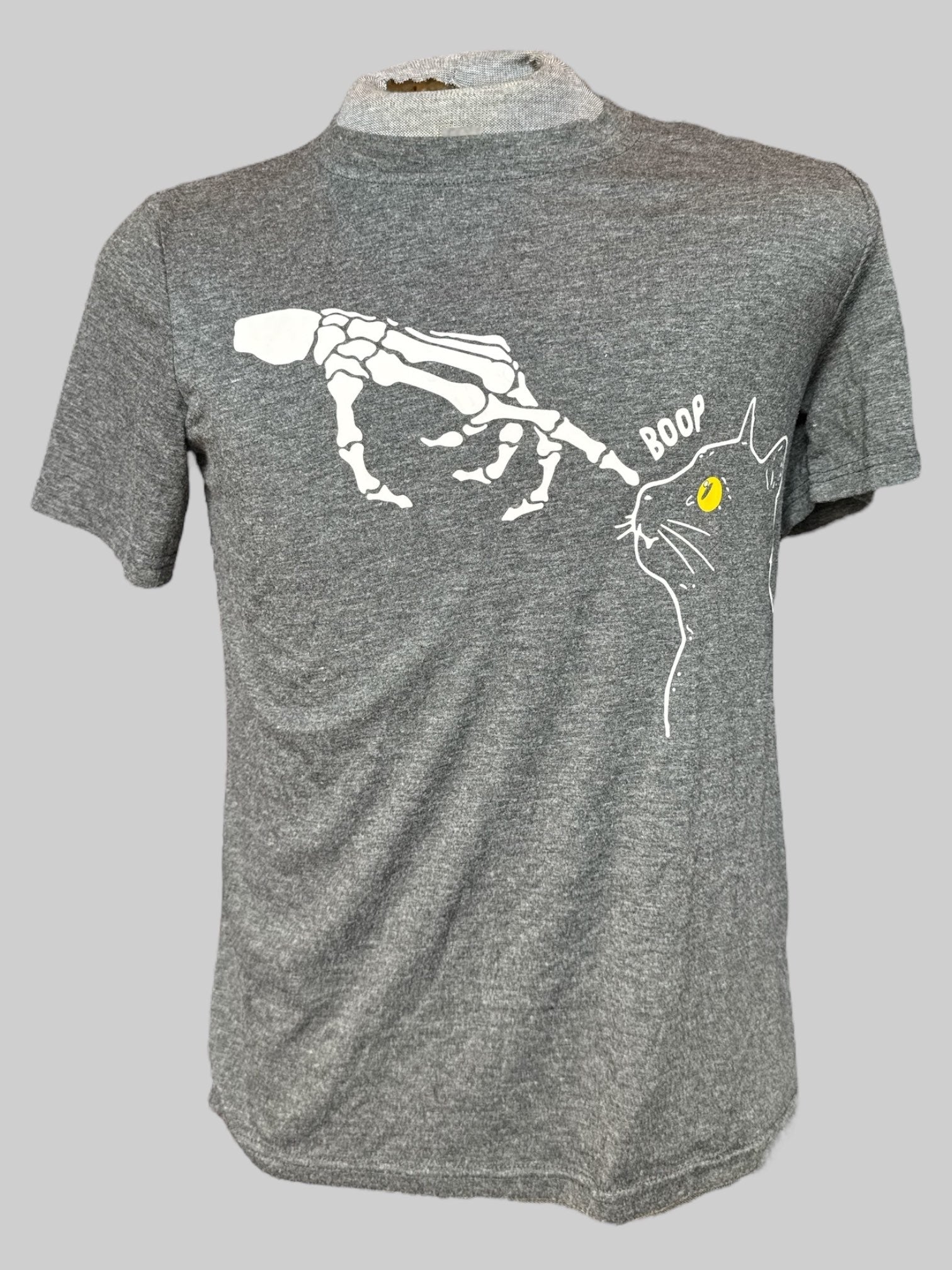 L Heathered grey T-shirt with skeleton hands and cat graphic