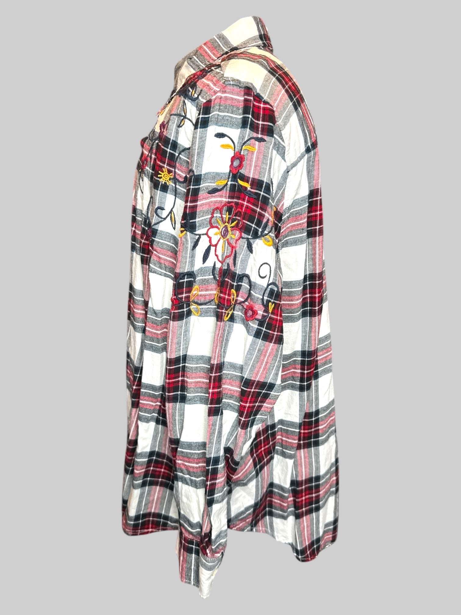 3X White red and blue button up flannel with floral embroidery