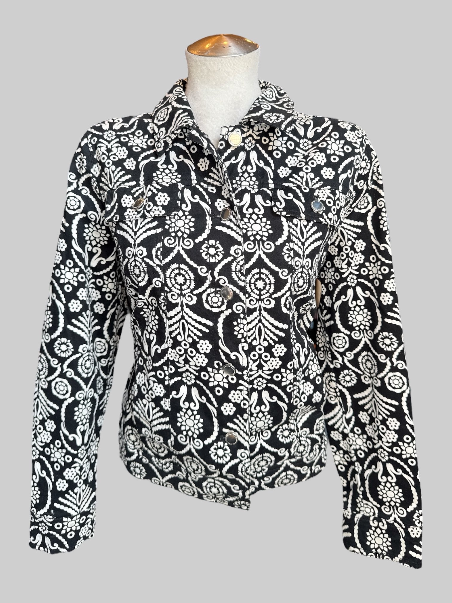 L Black button up top with white floral and geometric patterns