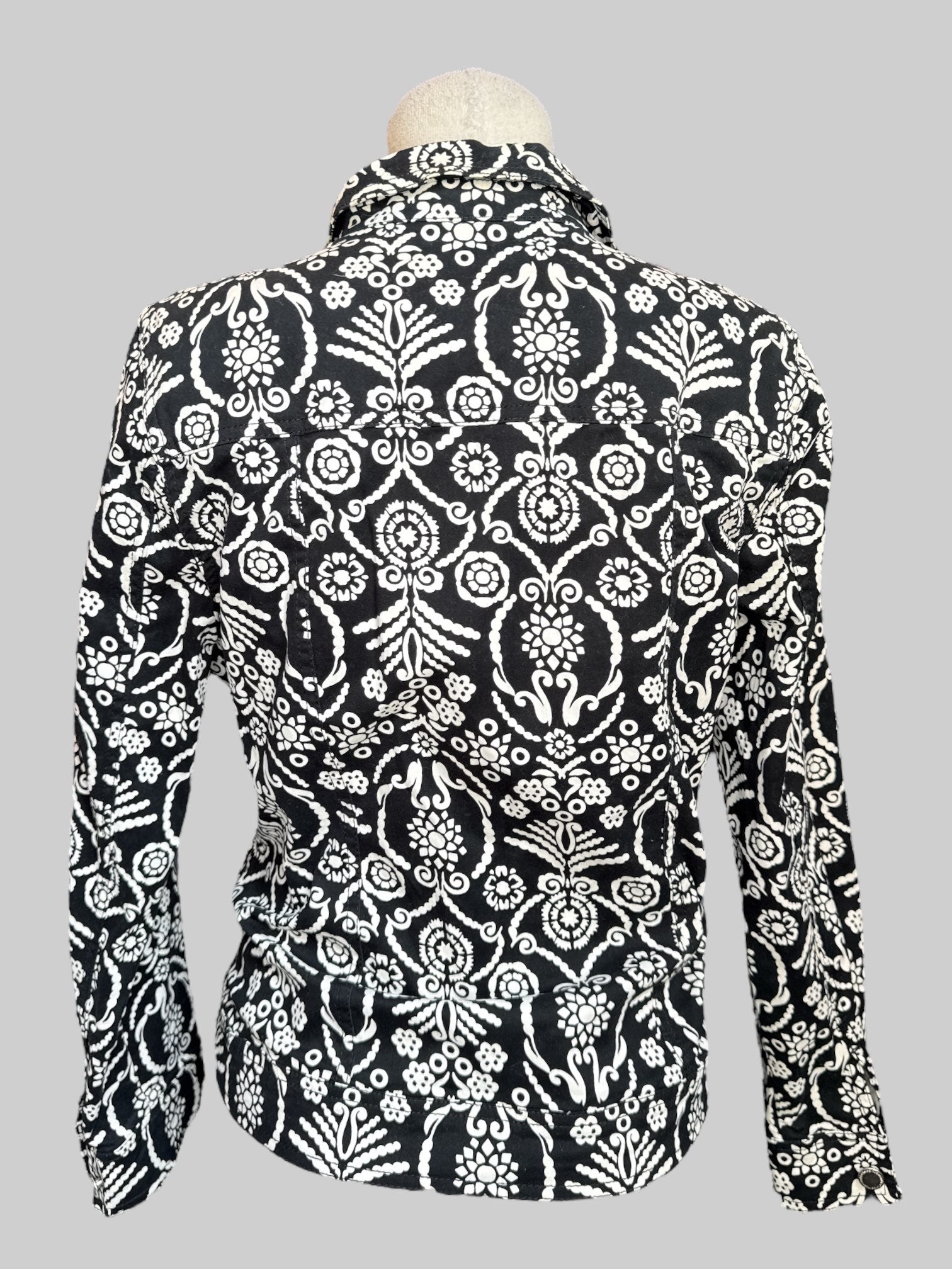 L Black button up top with white floral and geometric patterns