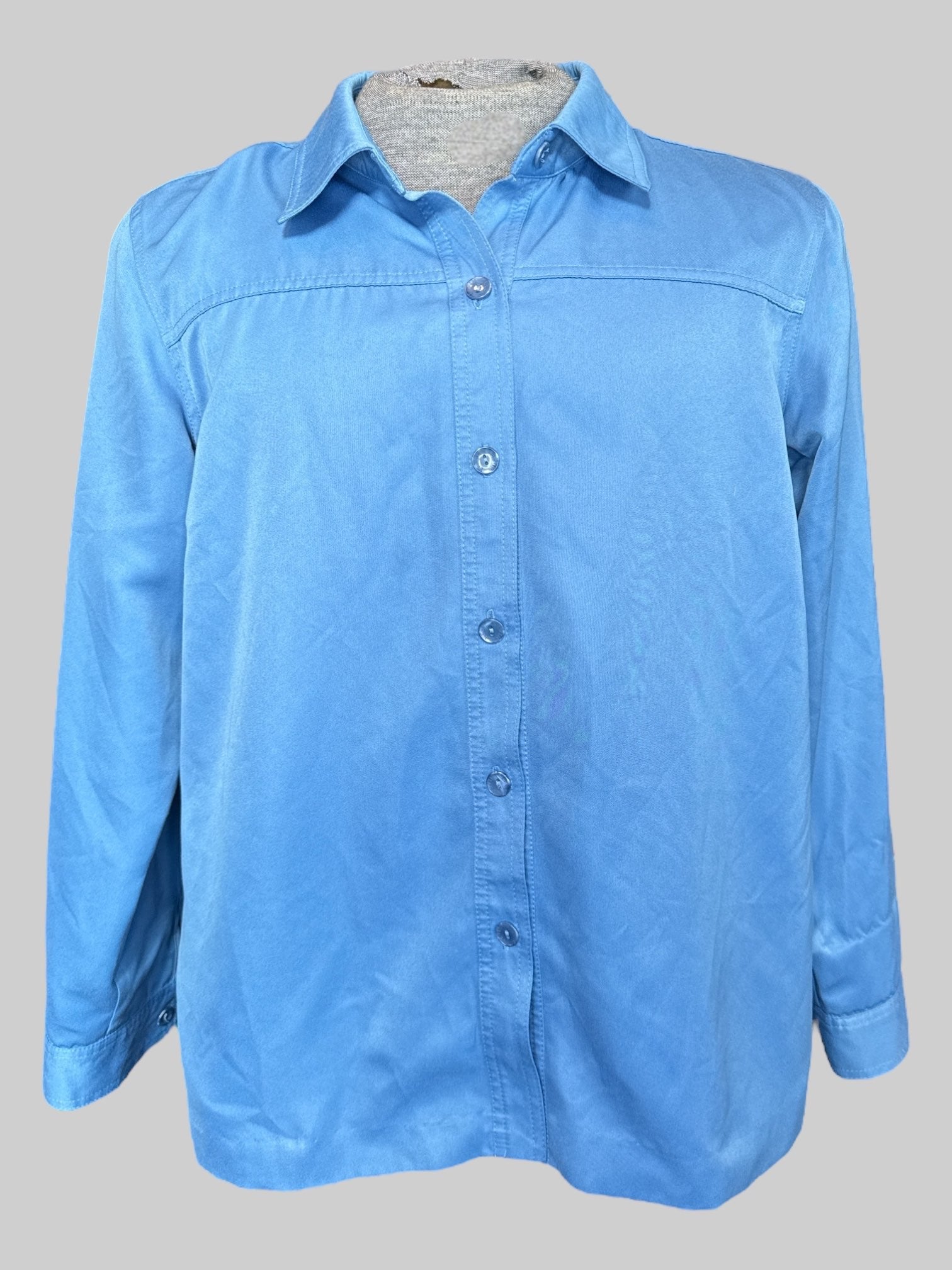 XL Soft light blue button up