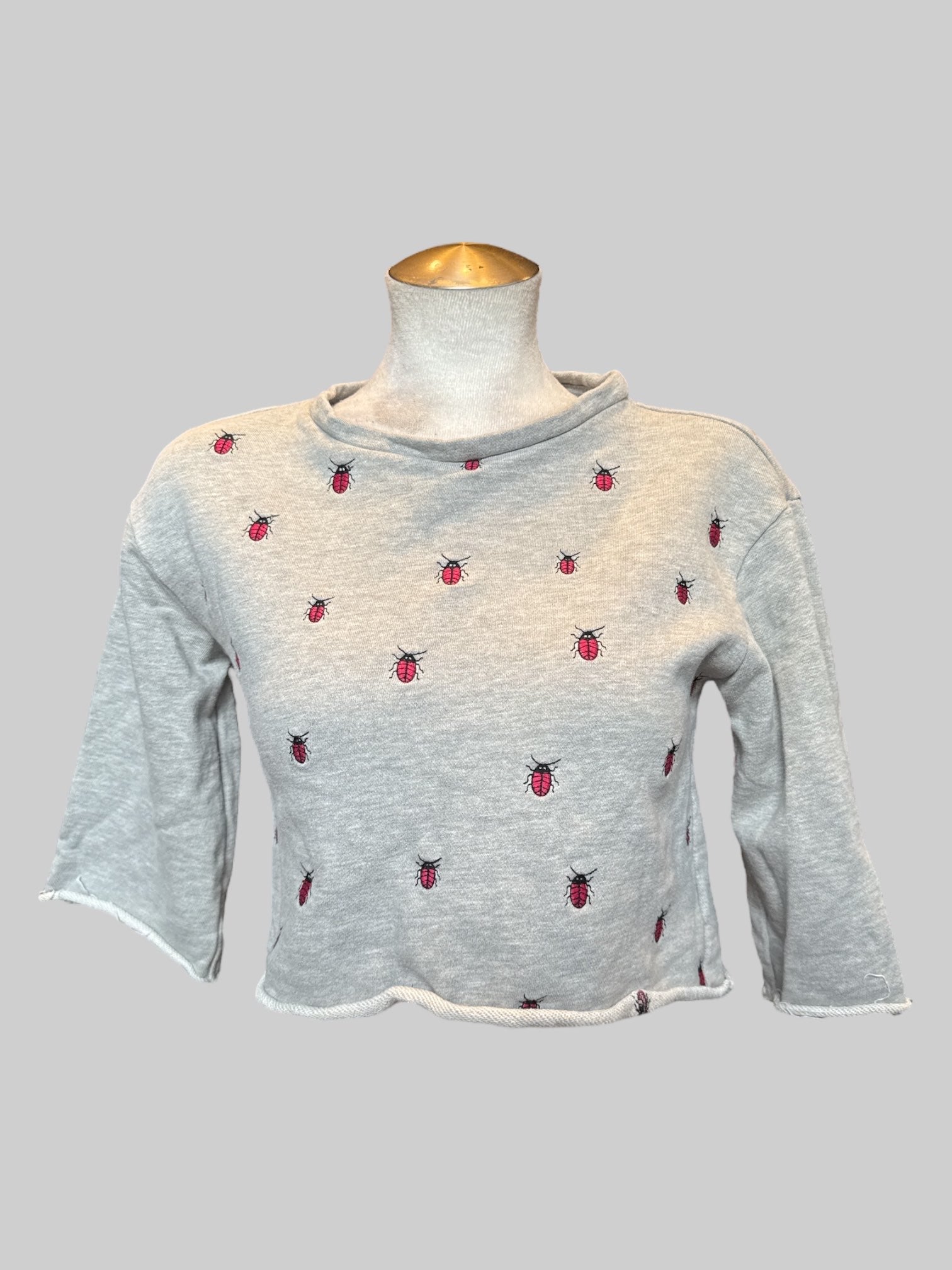 M Heathered grey cropped sweater with lady bug embroidery