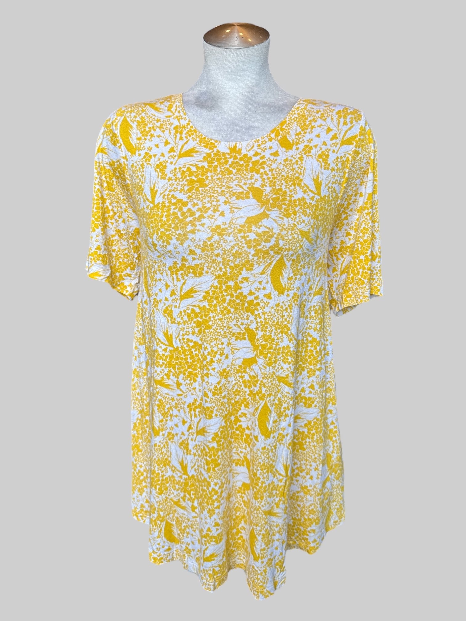 2X White and yellow florals flowy tunic top