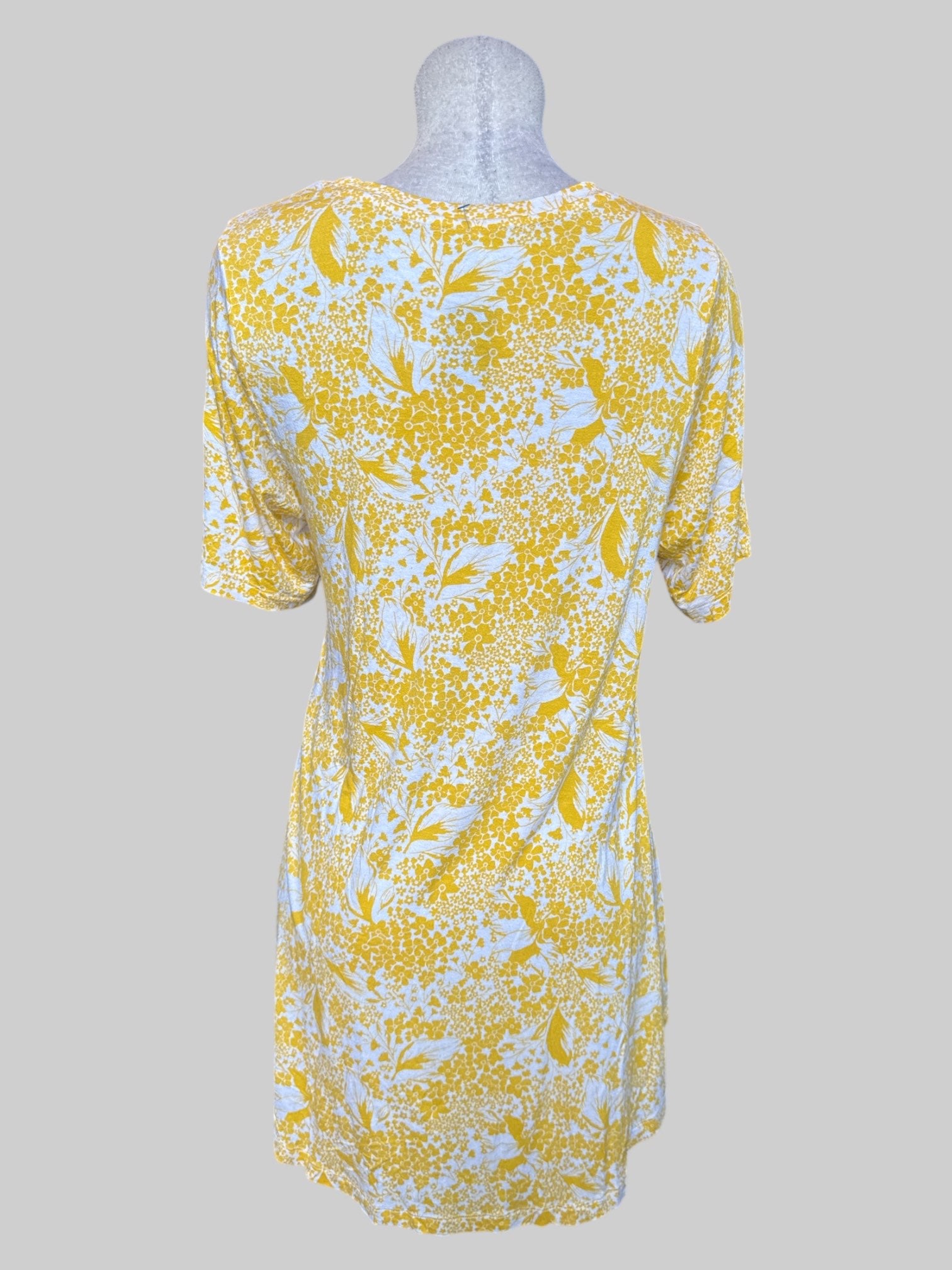2X White and yellow florals flowy tunic top