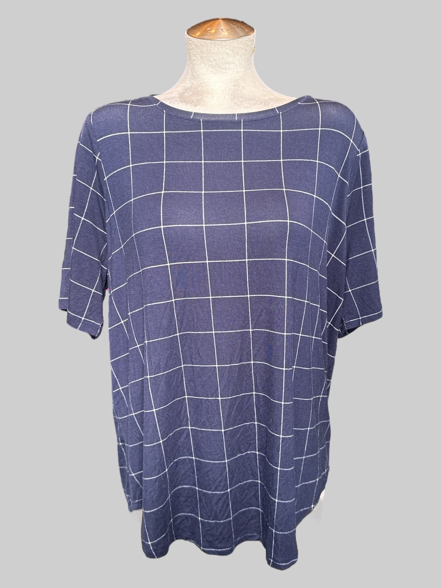 3X blue and white patterned flowy top