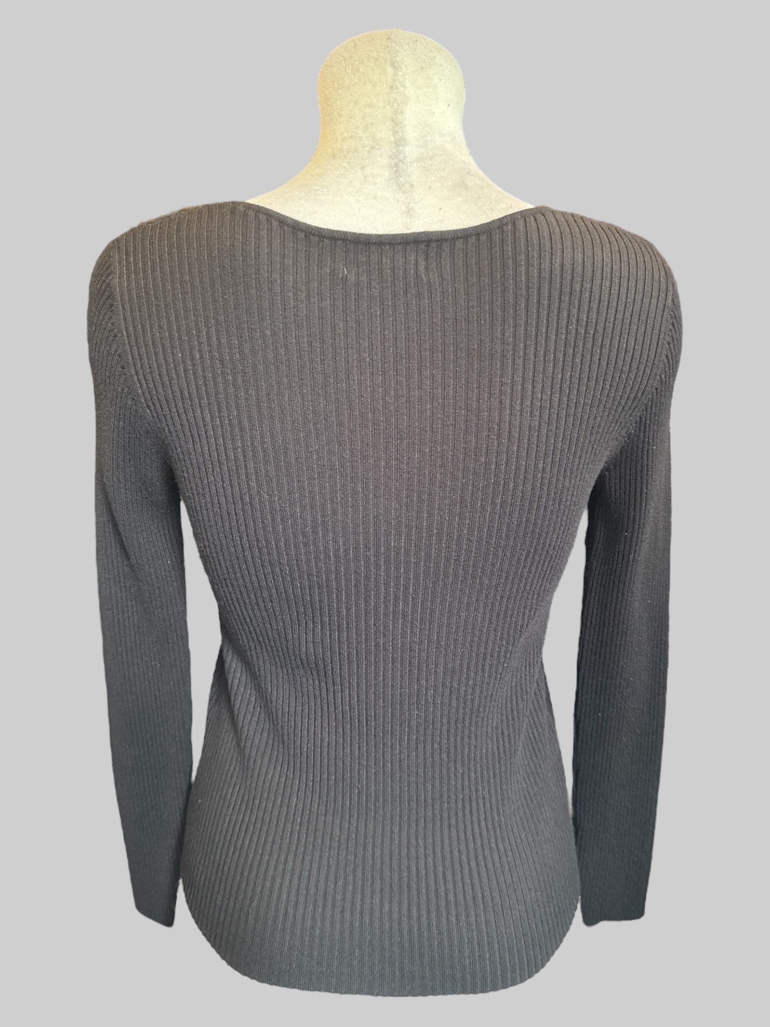 L Oscar De La Renta black ribbed sweater top