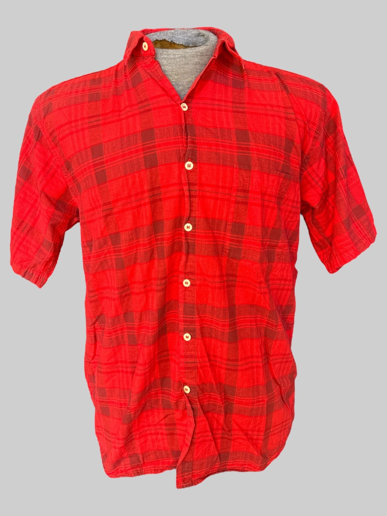 M Red and grey plaid short sleeve button up