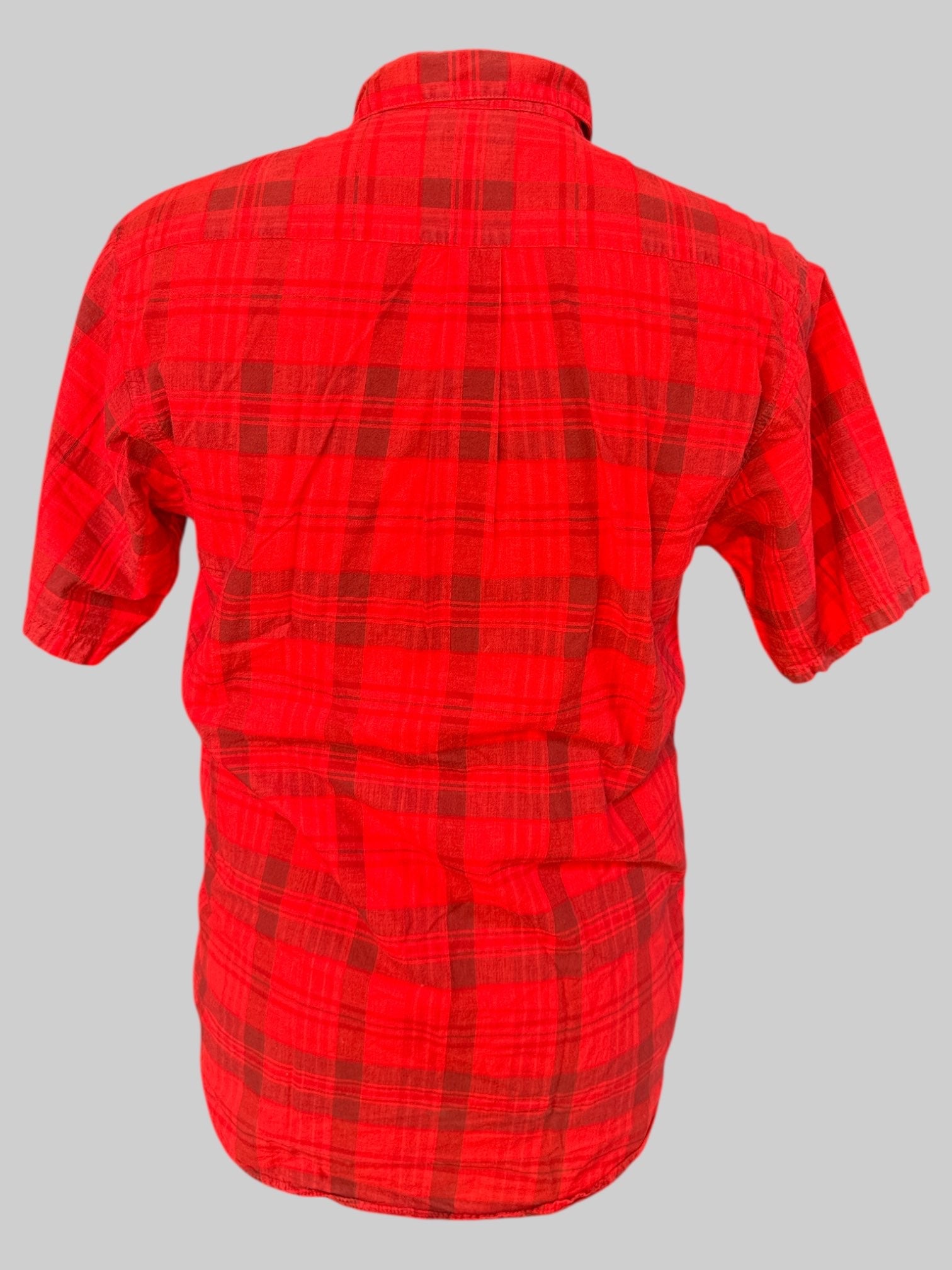 M Red and grey plaid short sleeve button up