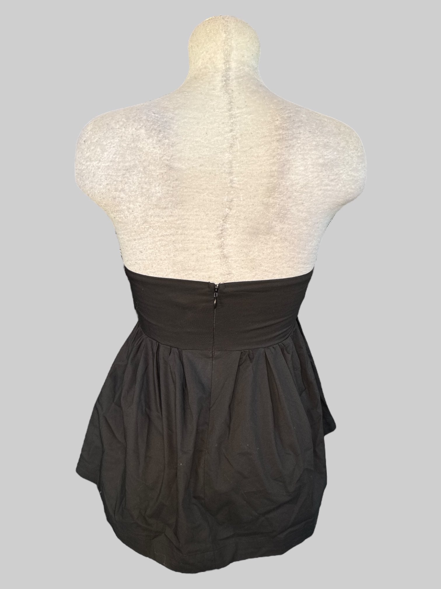 S NWT Black pleated strapless top with big black and white bow on chest