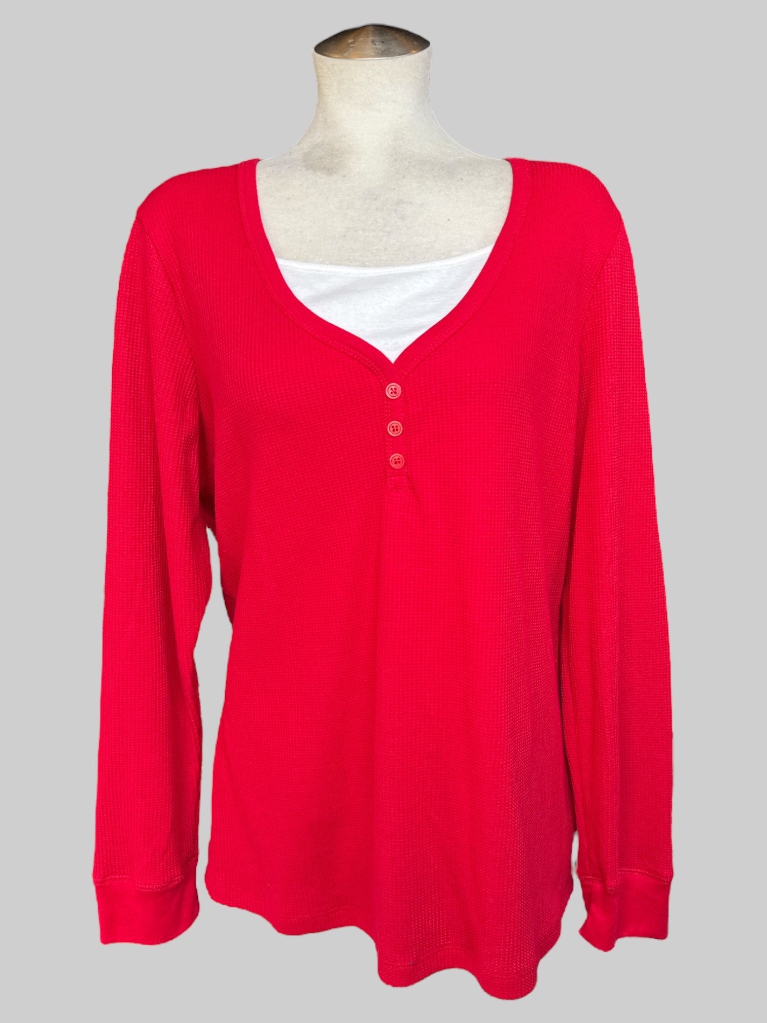 2X Red long sleeve waffle knit with white v neck