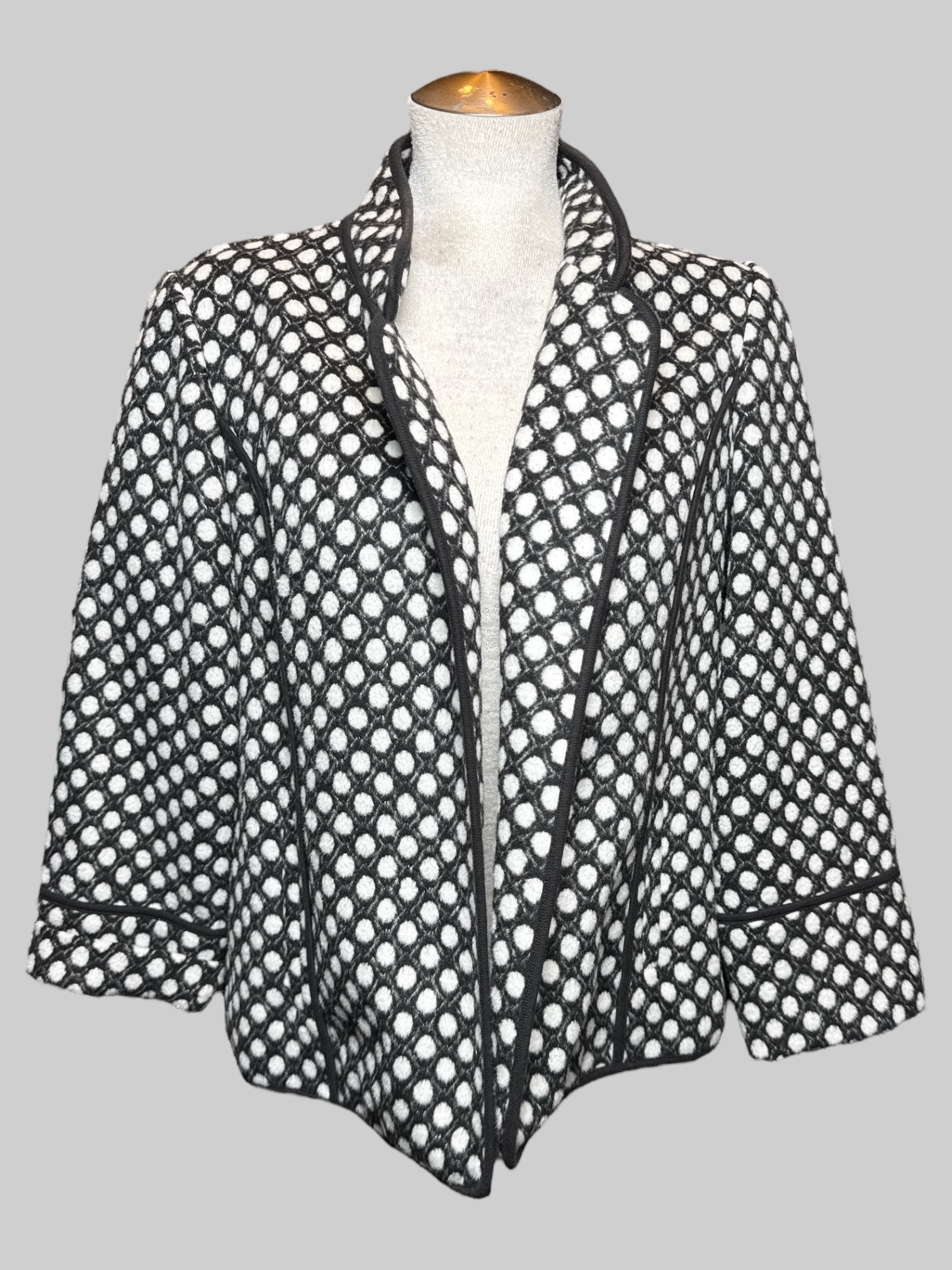 L Black and white circular pattern blazer