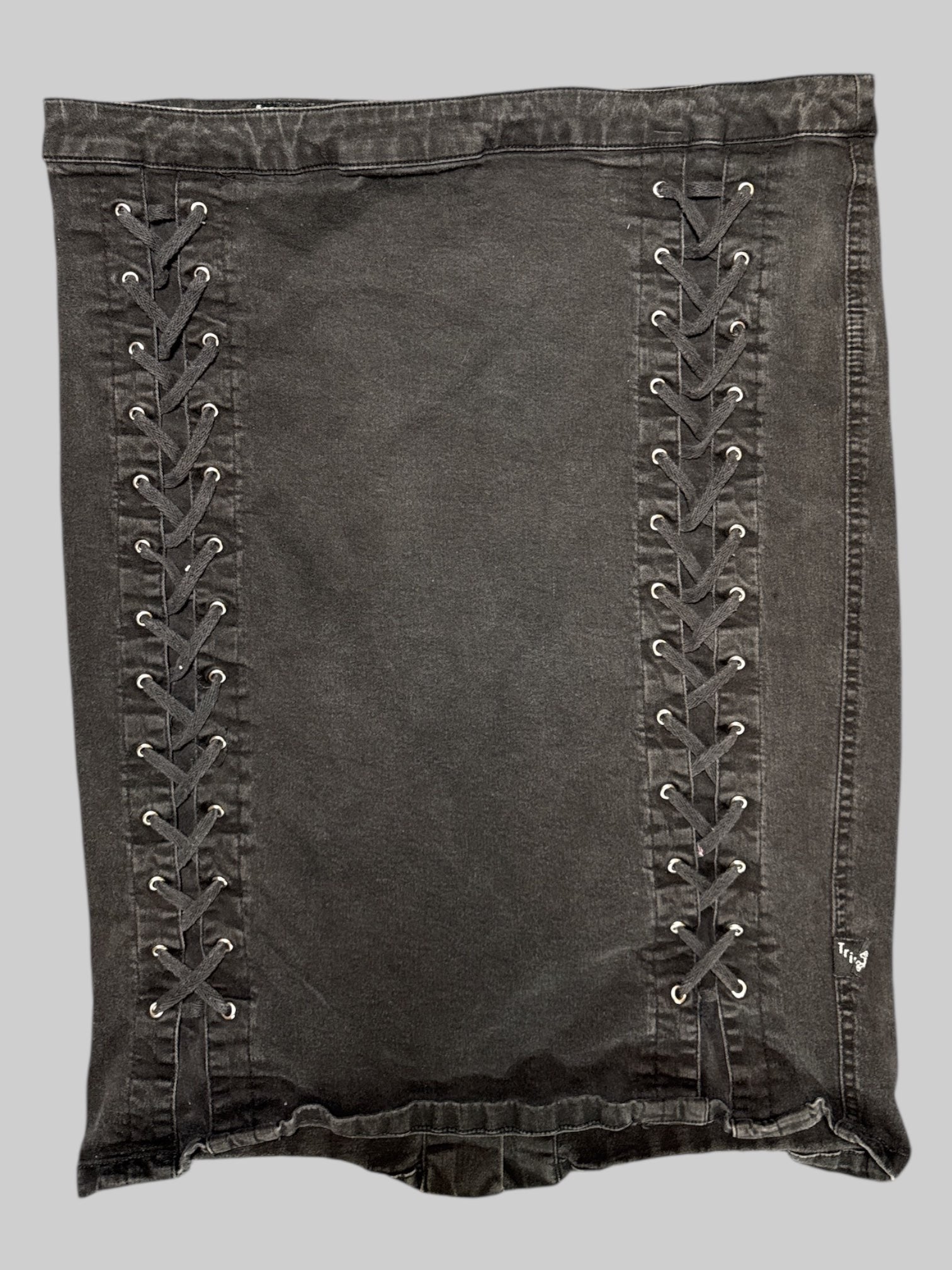 XL black Tripp skirt with lace up sides and small back slit