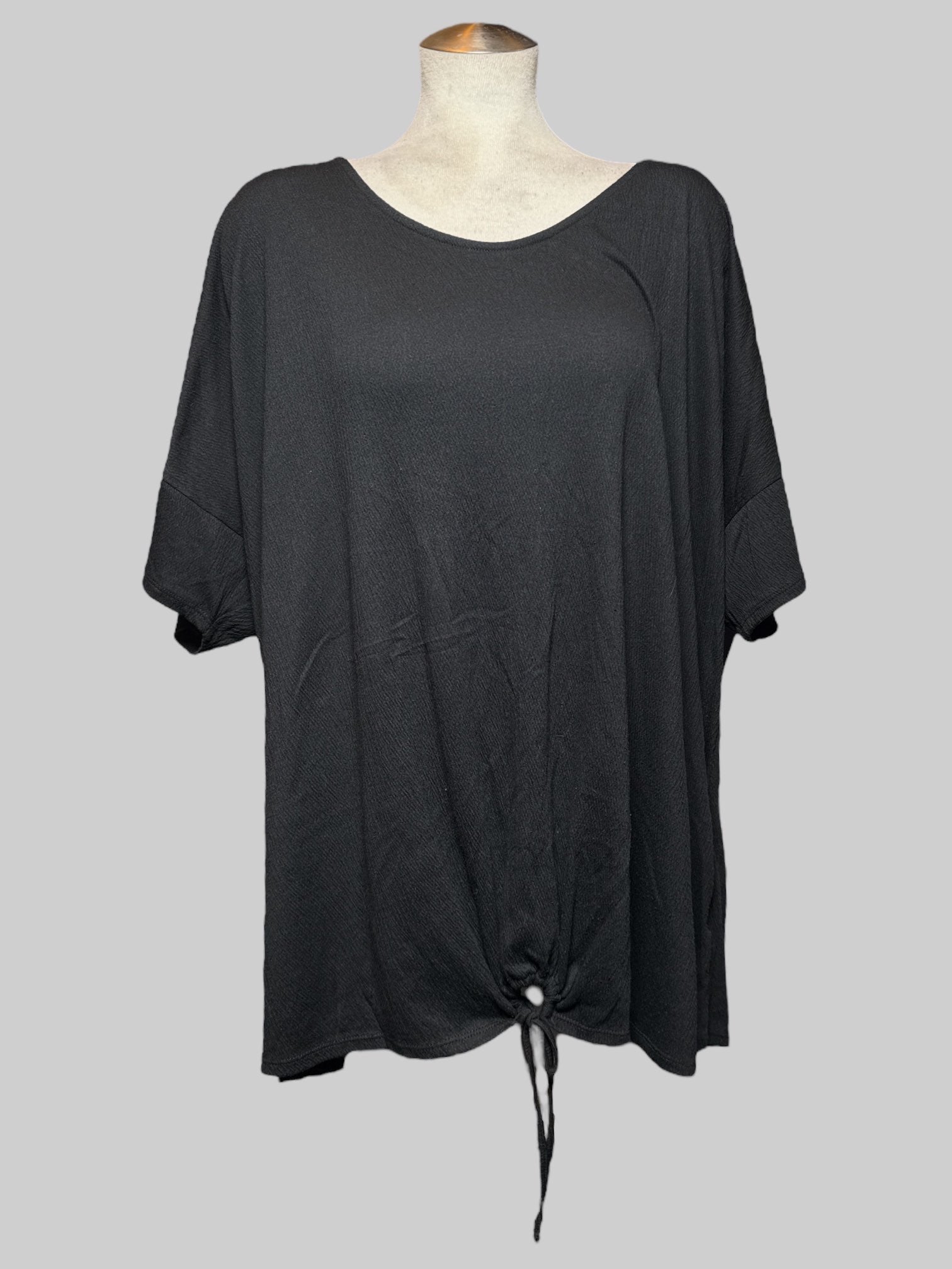 6X black short sleeve blouse with tie at bottom