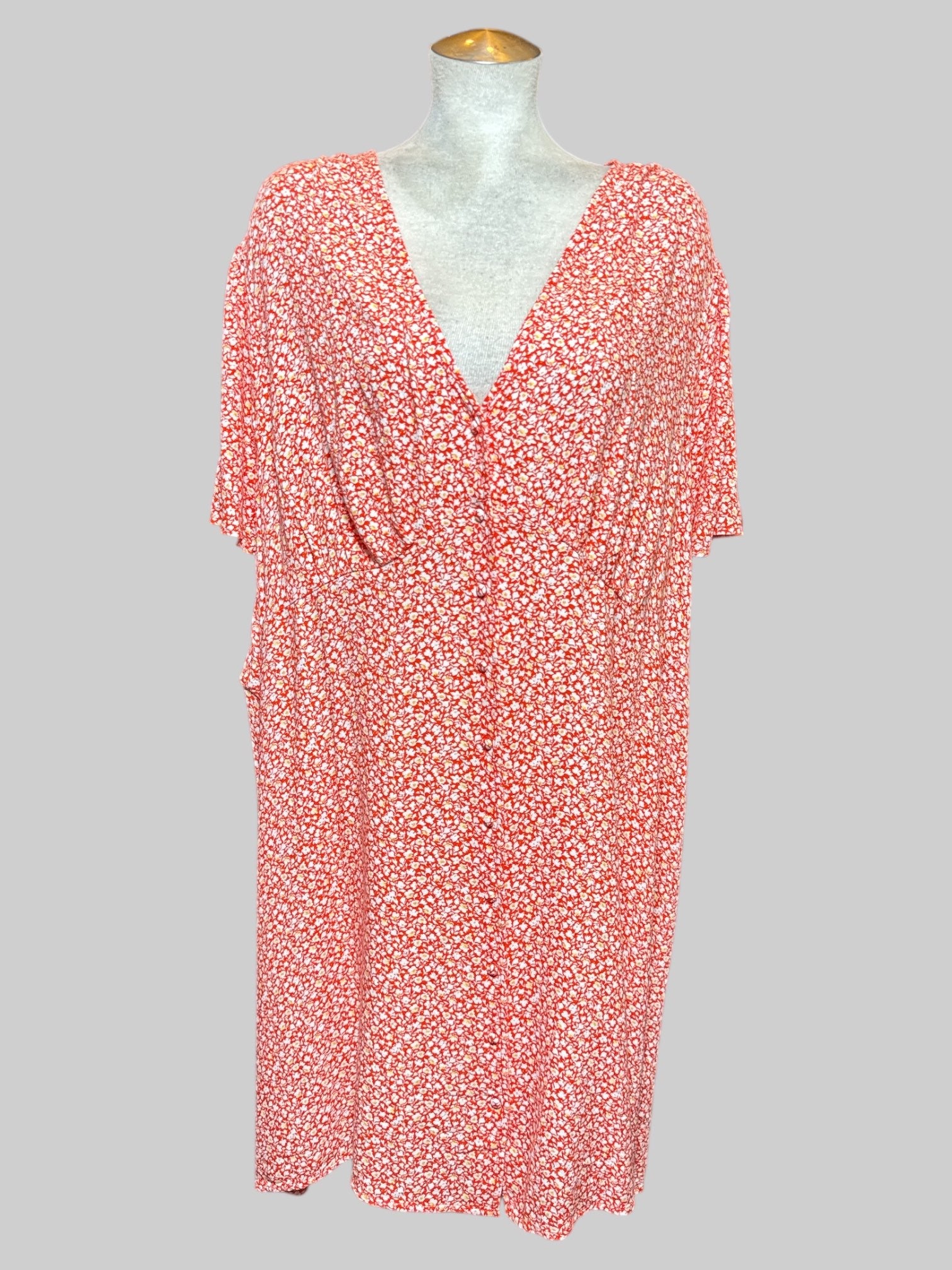4X red dress with white and yellow florals and buttons