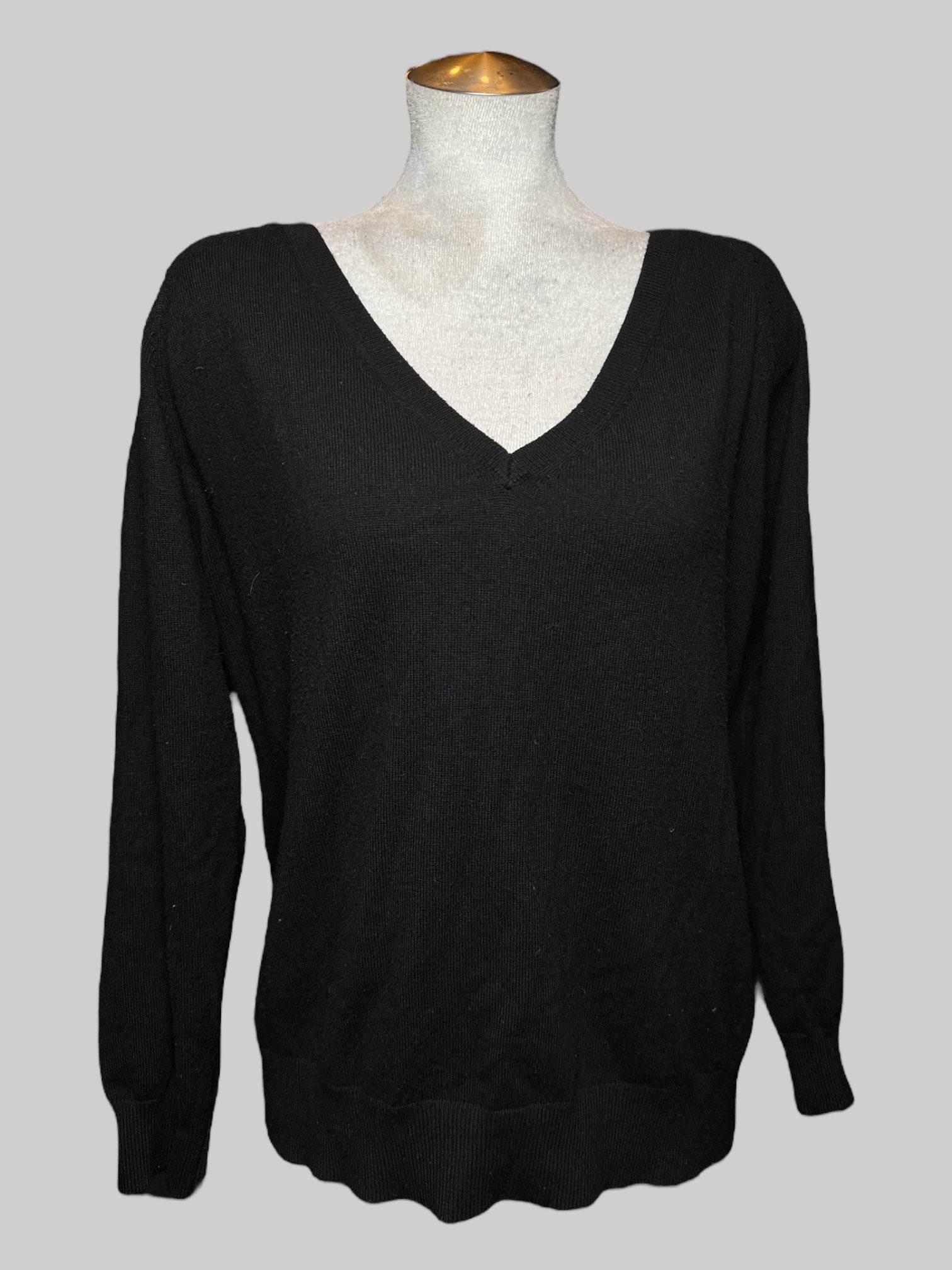 5X black v neck pullover sweater
