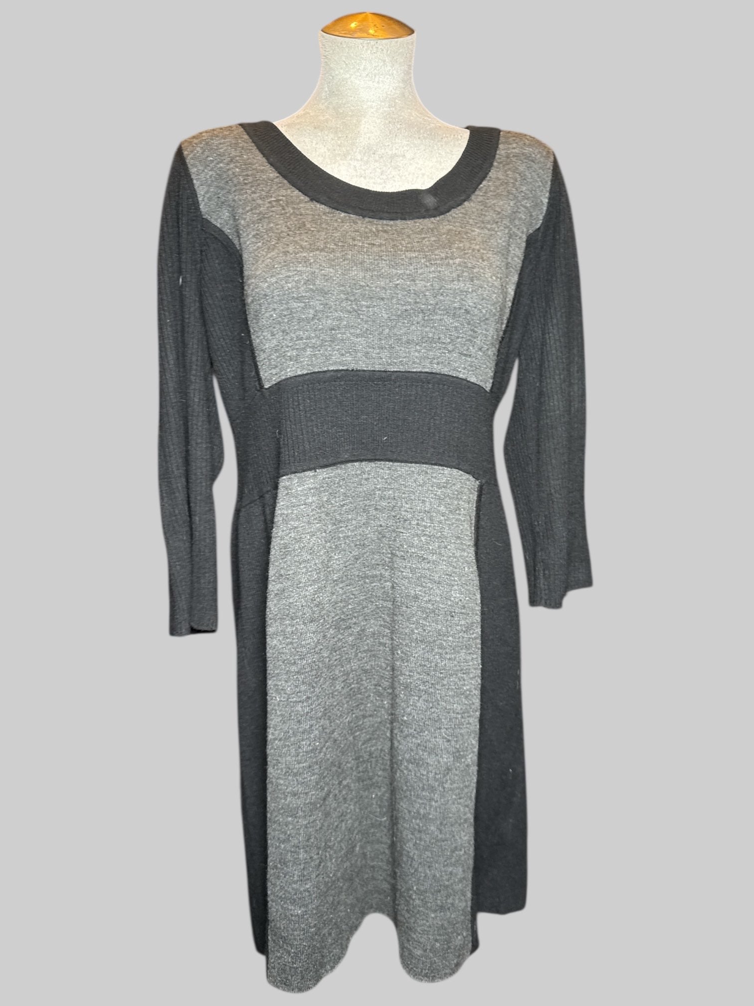 2X gray and black knit sweater dress