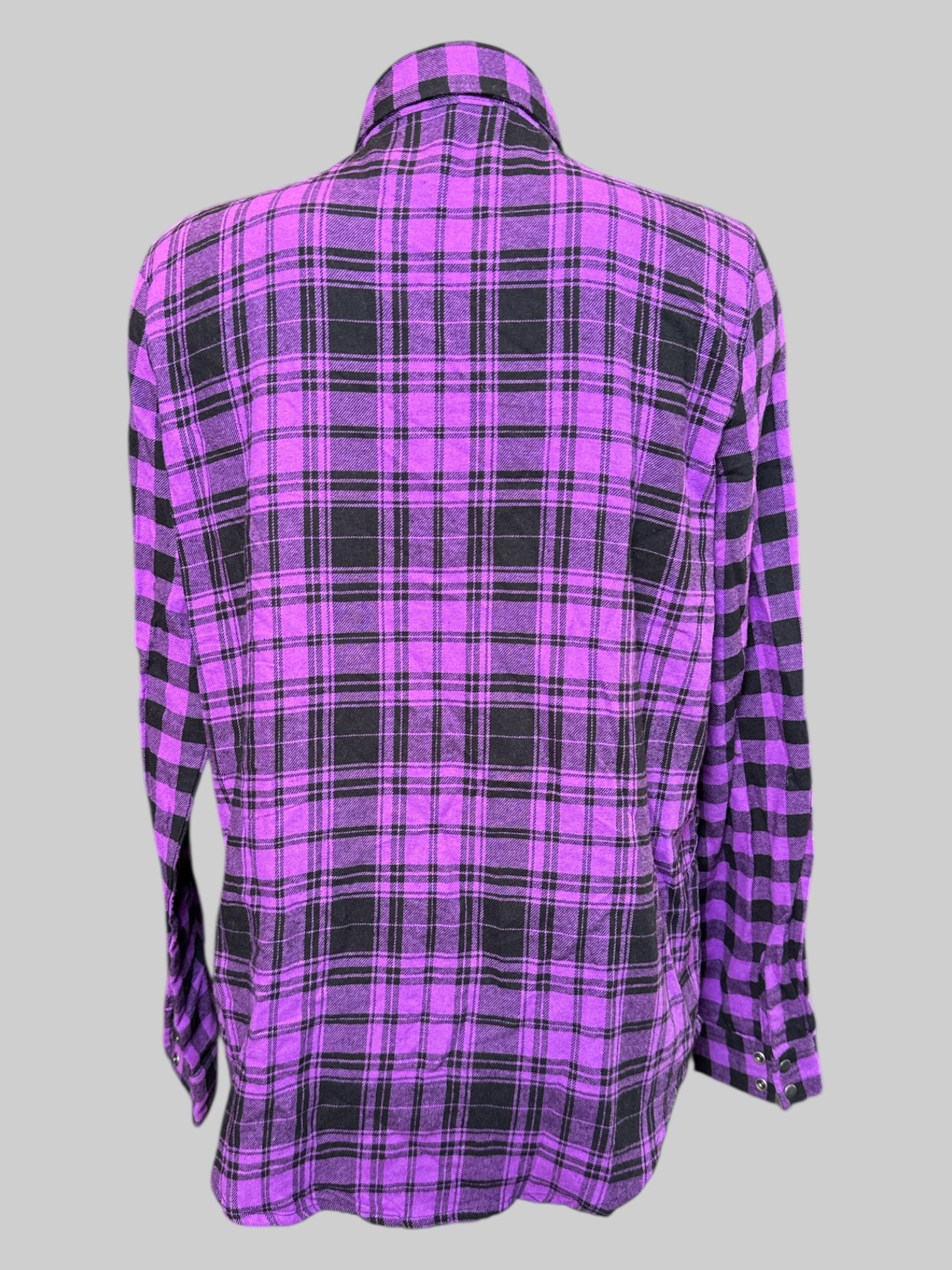 M purple and black split Plaid and Shepherd snap button down with front pocket