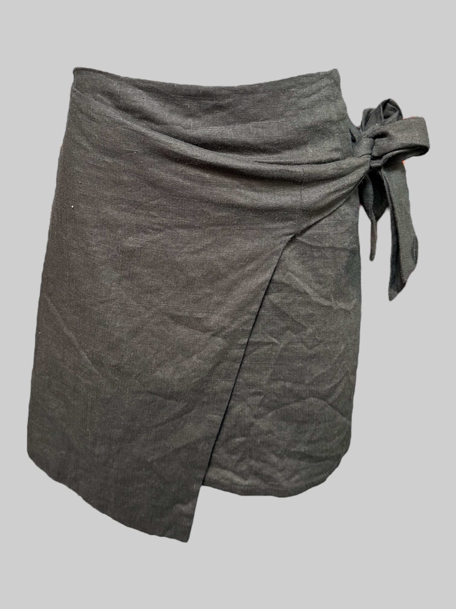 M black wrap skirt with zipper on back and tie on front