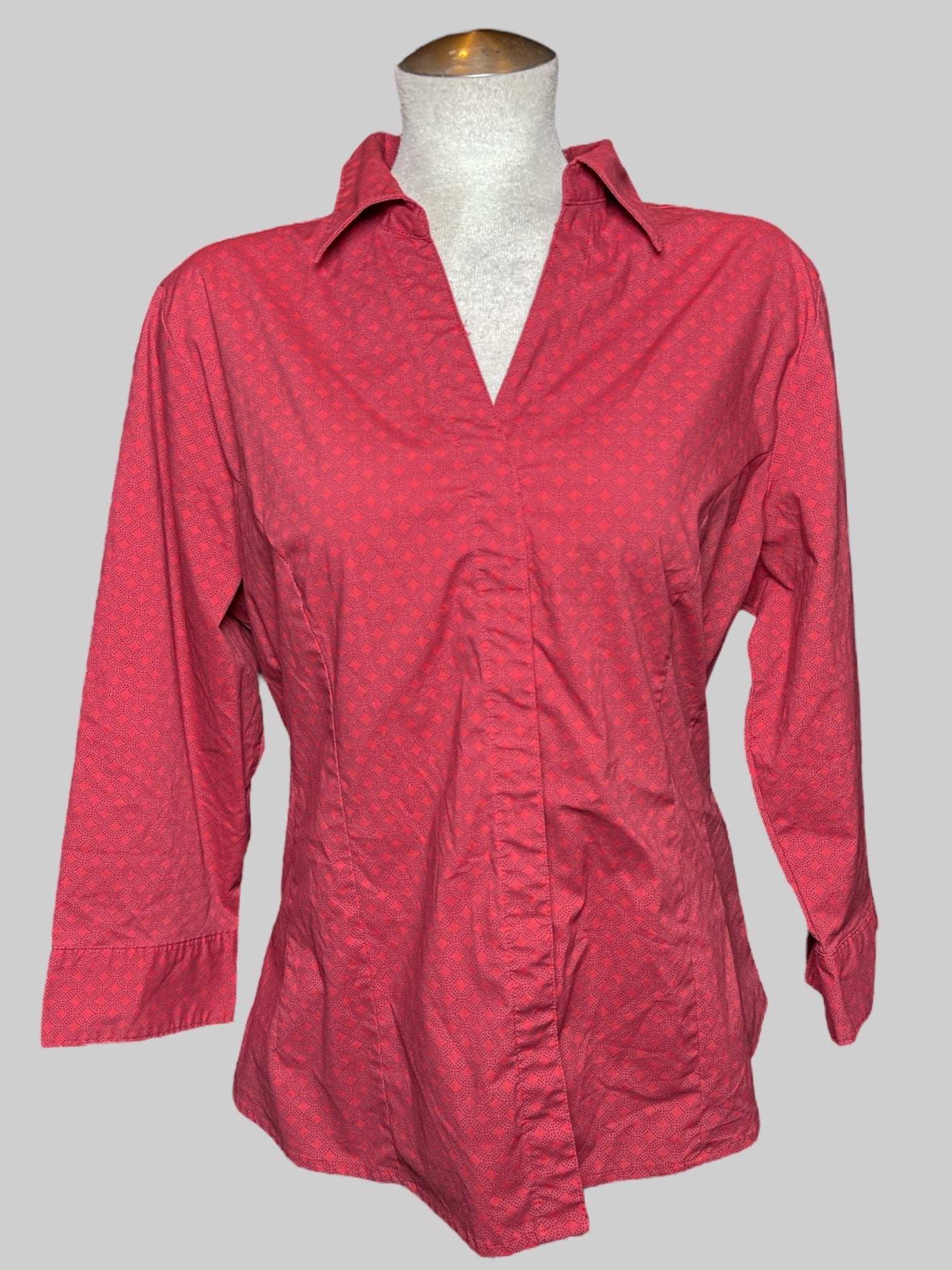 2X red and blue circular pattern button up