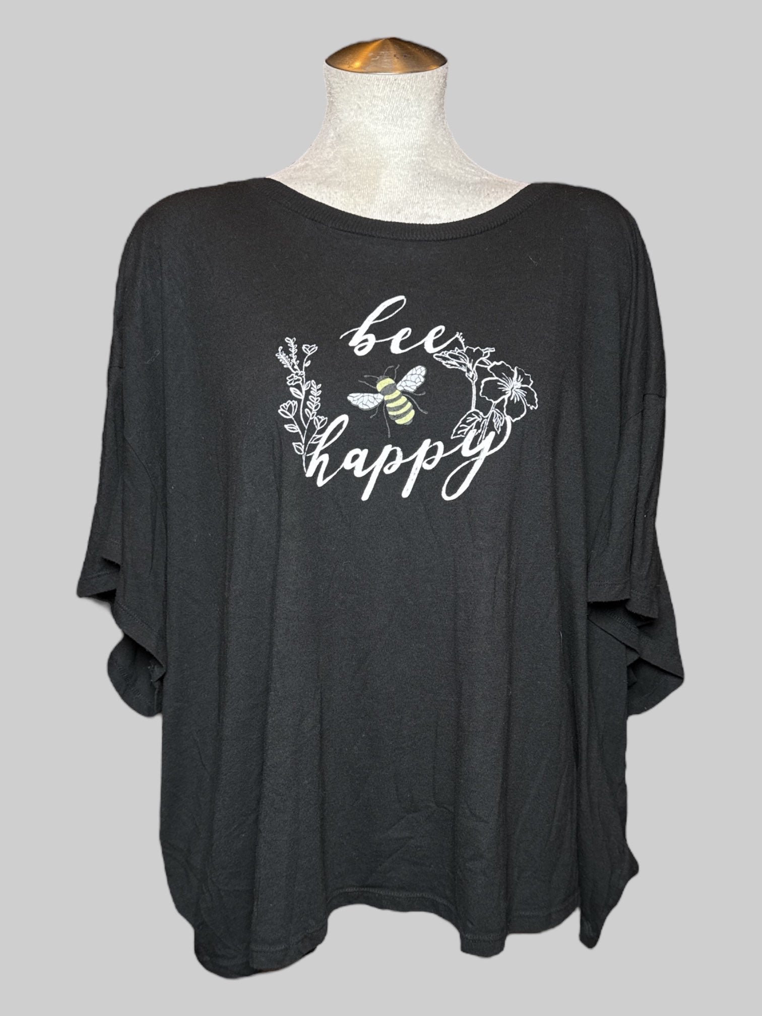 6X Torrid black t shirt with “bee happy” graphic