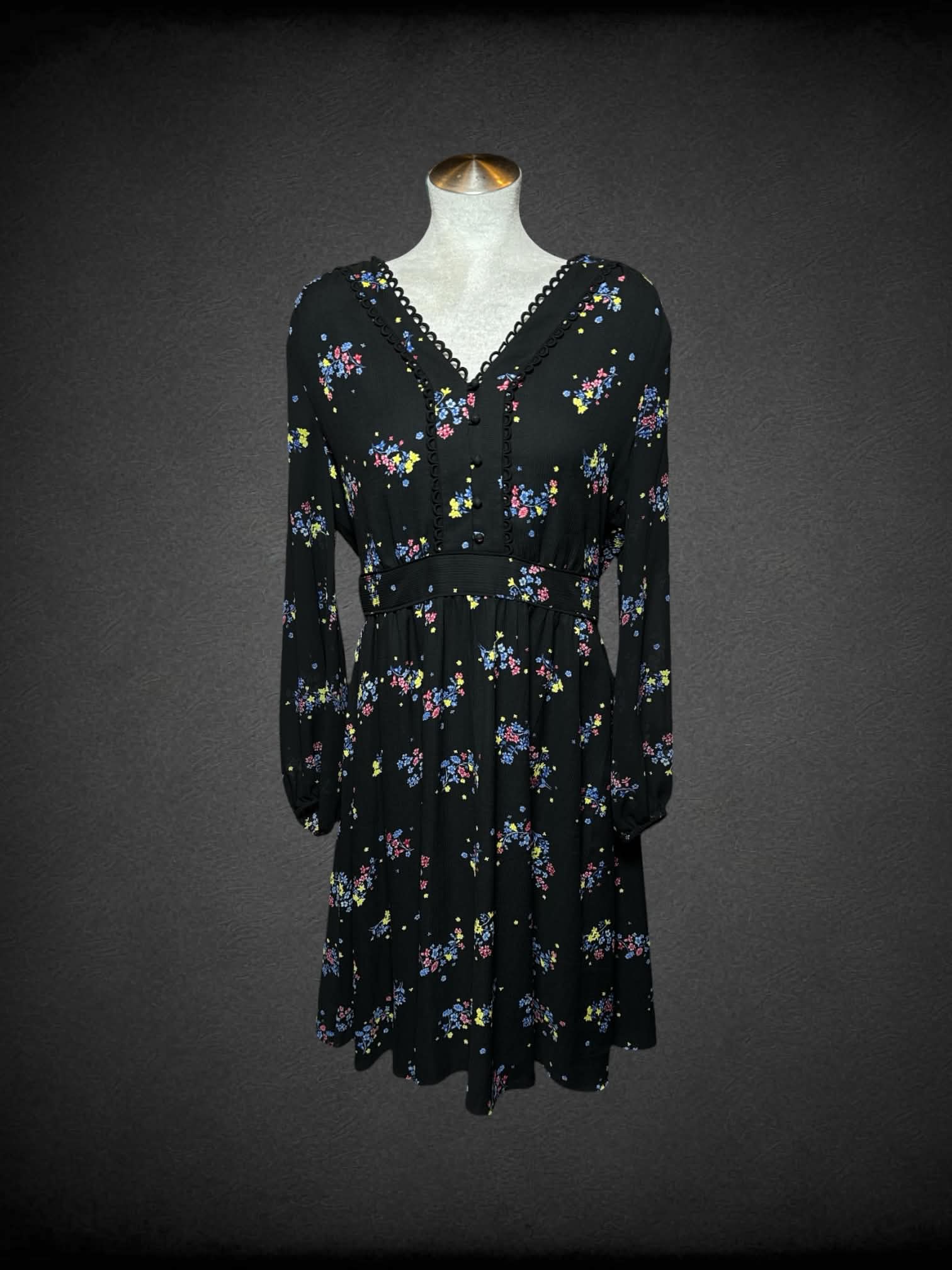 L Ann Taylor NWT black dress with floral design and buttons on front w –  Witch Bitch Thrift