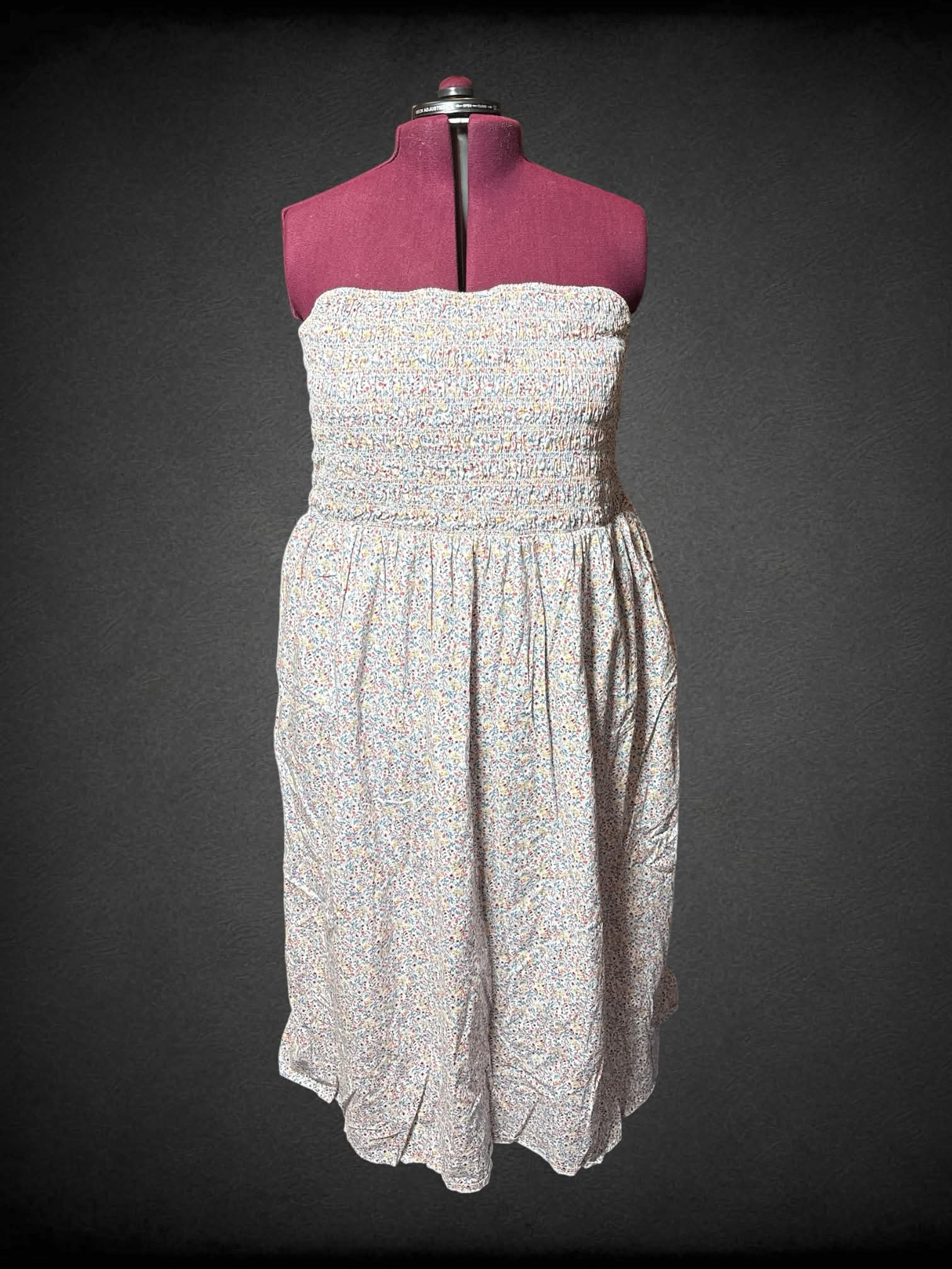 5X Old Navy white strapless sundress with colorful floral pattern, poc – Witch Bitch Thrift