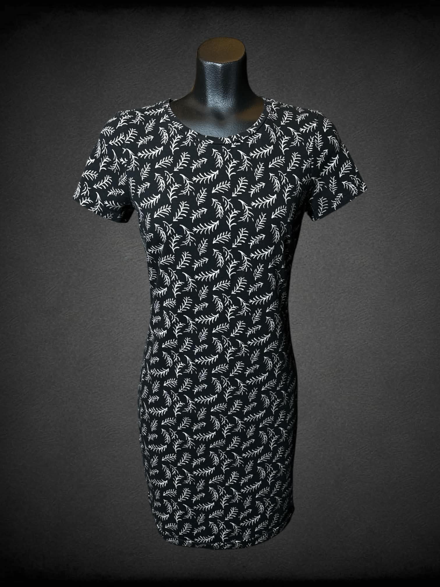 S Old Navy black summer dress with beige leaf pattern – Witch Bitch Thrift