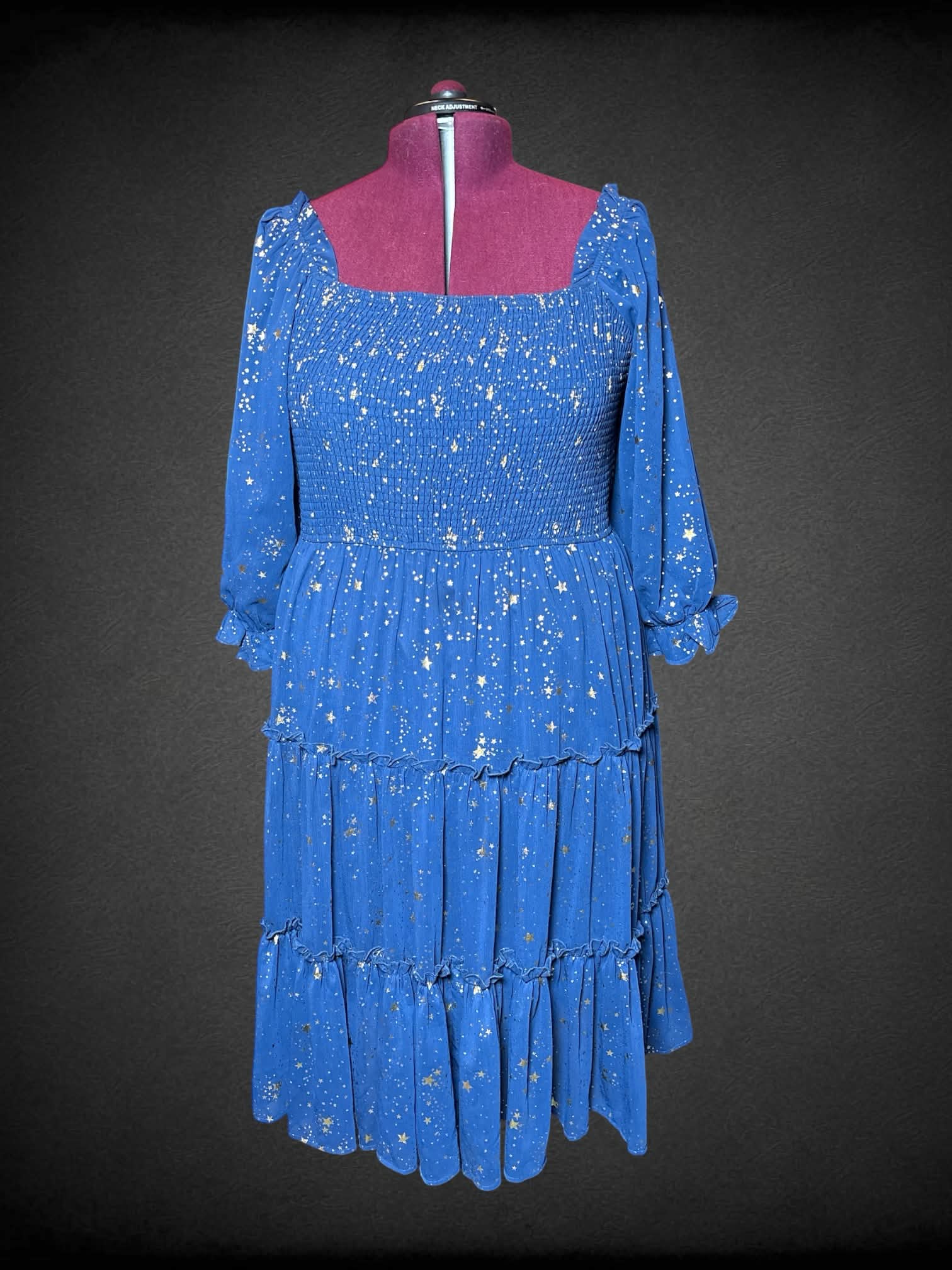 3X Ivy City midnight blue dress with gold star pattern, shirred top, a – Witch Bitch Thrift