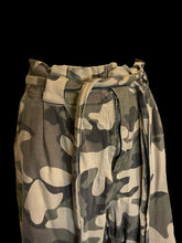 Load image into Gallery viewer, XL Green, beige, &amp; grey camp pattern high waist taper leg paper bag pants w/ tie details, cloth belt, pockets, belt loops, &amp; clasp/zipper closure
