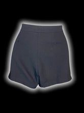 Load image into Gallery viewer, M Black shorts w/ pleated details, pockets, &amp; side zipper closure
