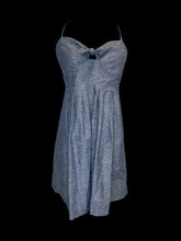 Load image into Gallery viewer, M Blue &amp; white sleeveless sweetheart keyhole neckline knee length dress w/ pleated skirt, shirred back, &amp; clasp/zipper closure

