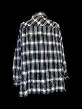Load image into Gallery viewer, 2X Black &amp; white multi texture cotton plaid long sleeve zip up top w/ folded collar, &amp; button cuffs
