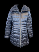 Load image into Gallery viewer, L Grey zip-up puffer coat w/ faux fur collar, &amp; pockets
