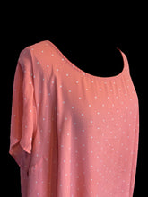 Load image into Gallery viewer, 4X Pink &amp; white polka dot short sleeve scoop neck top w/ button down back
